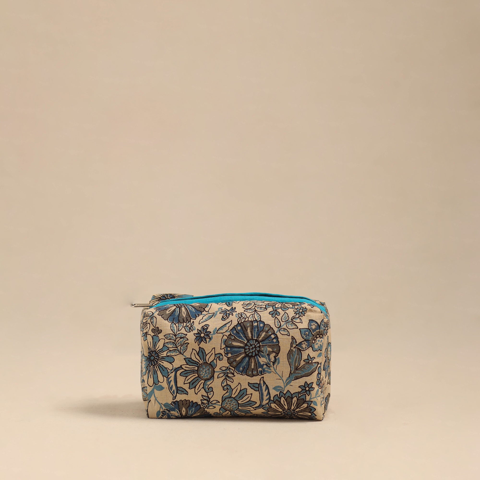 NOORI BAZAR Beige - Handmade Cotton Toiletry Pouch 01