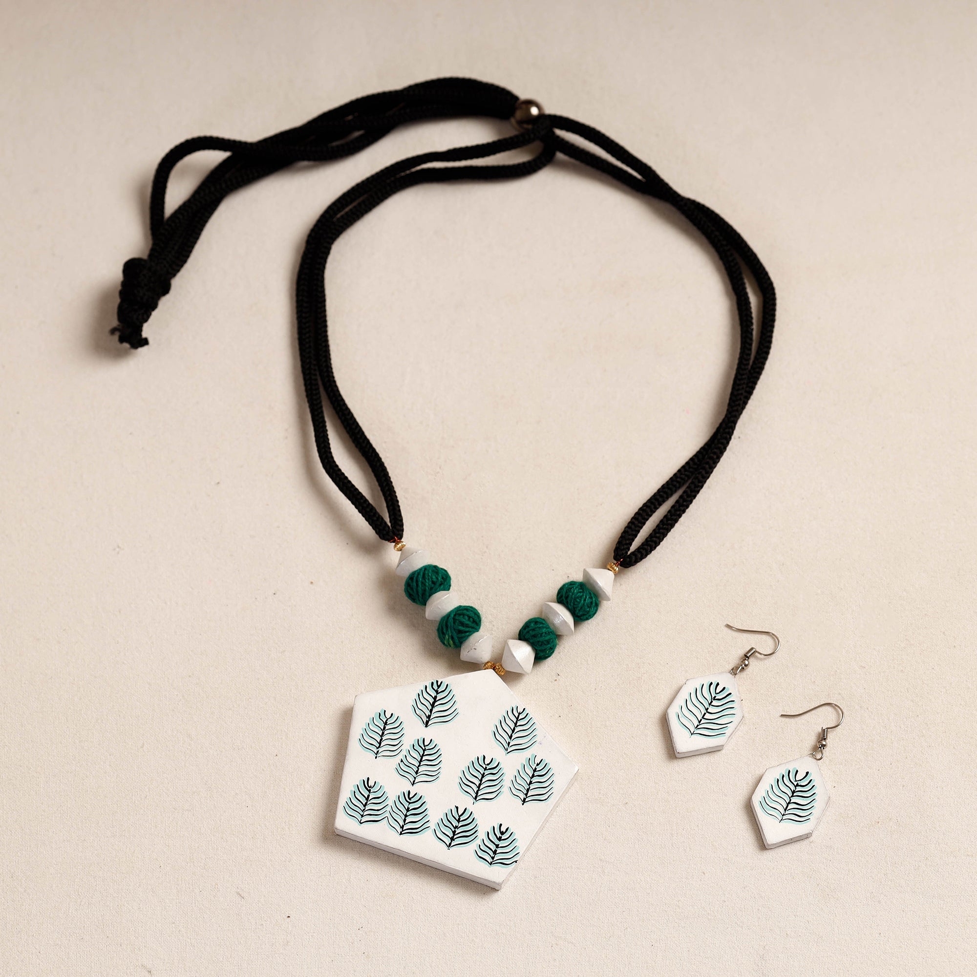 KHUSHBASH - HAPPY LOOM OF EAST Bishnupur Handpainted Terracotta Necklace Set - view 2