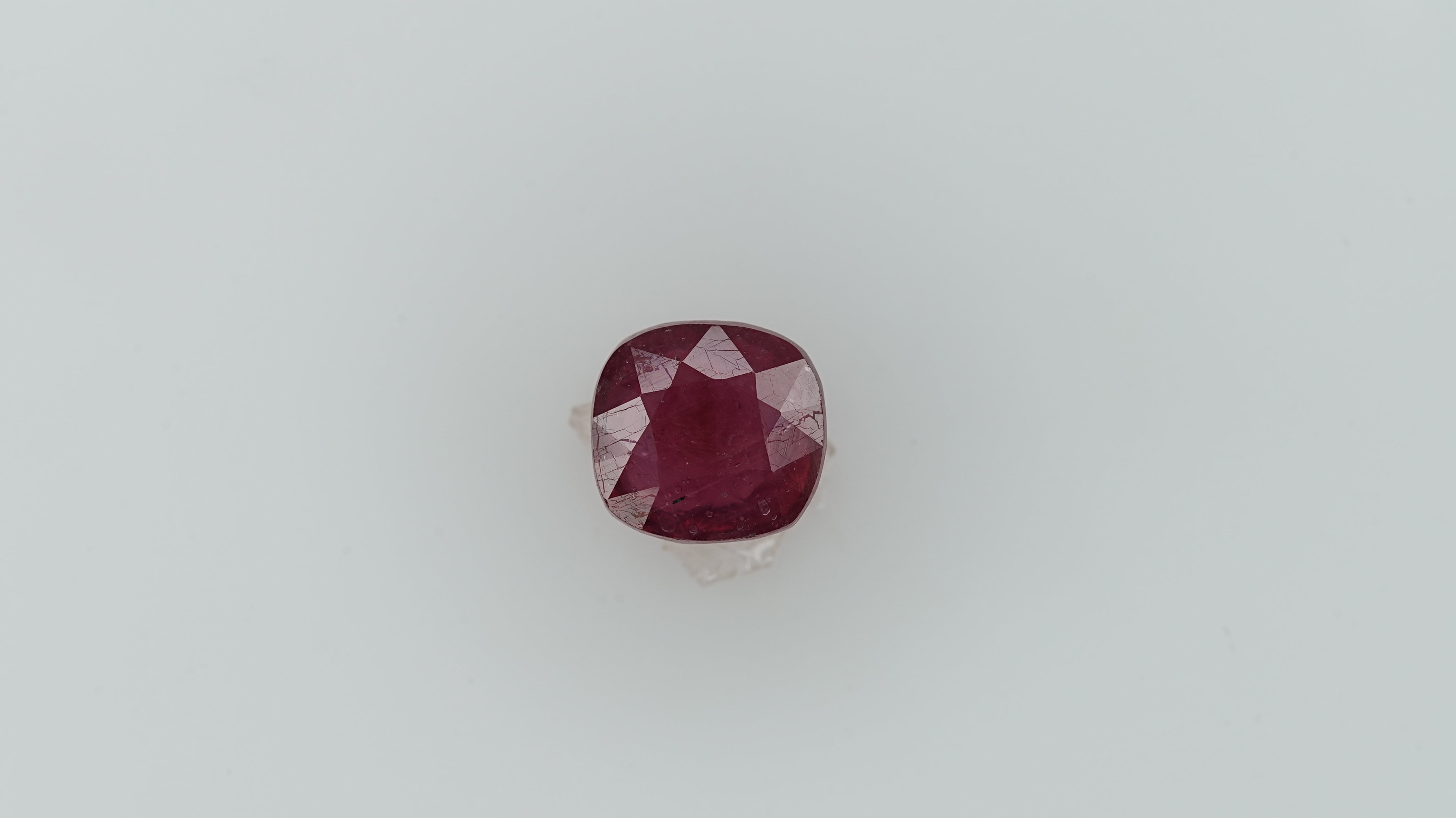 Gemsmantra Ruby - 5.3 Carats (5.83 Ratti)
