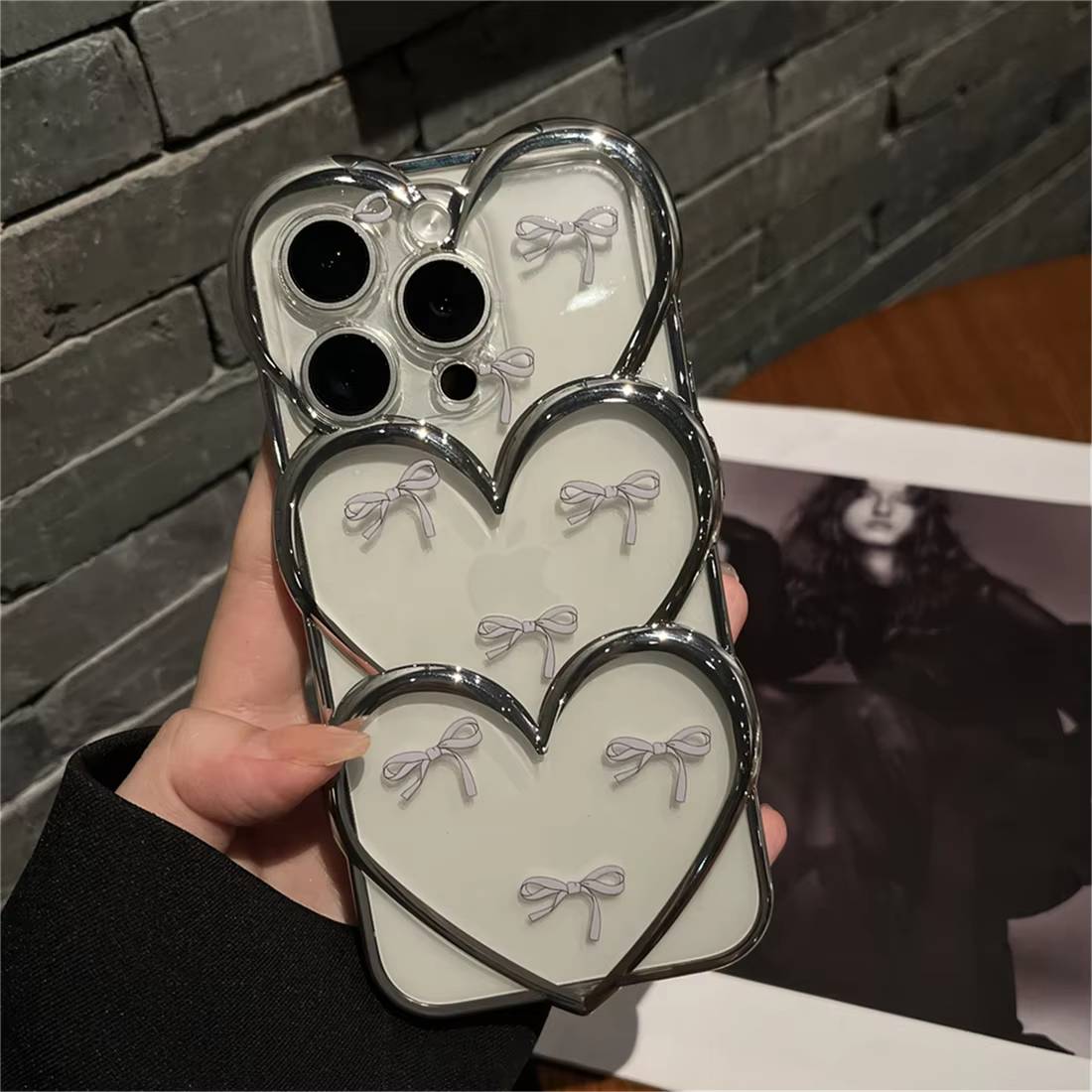 Peeperly Elegant Electroplate Bow Love Case – No Color