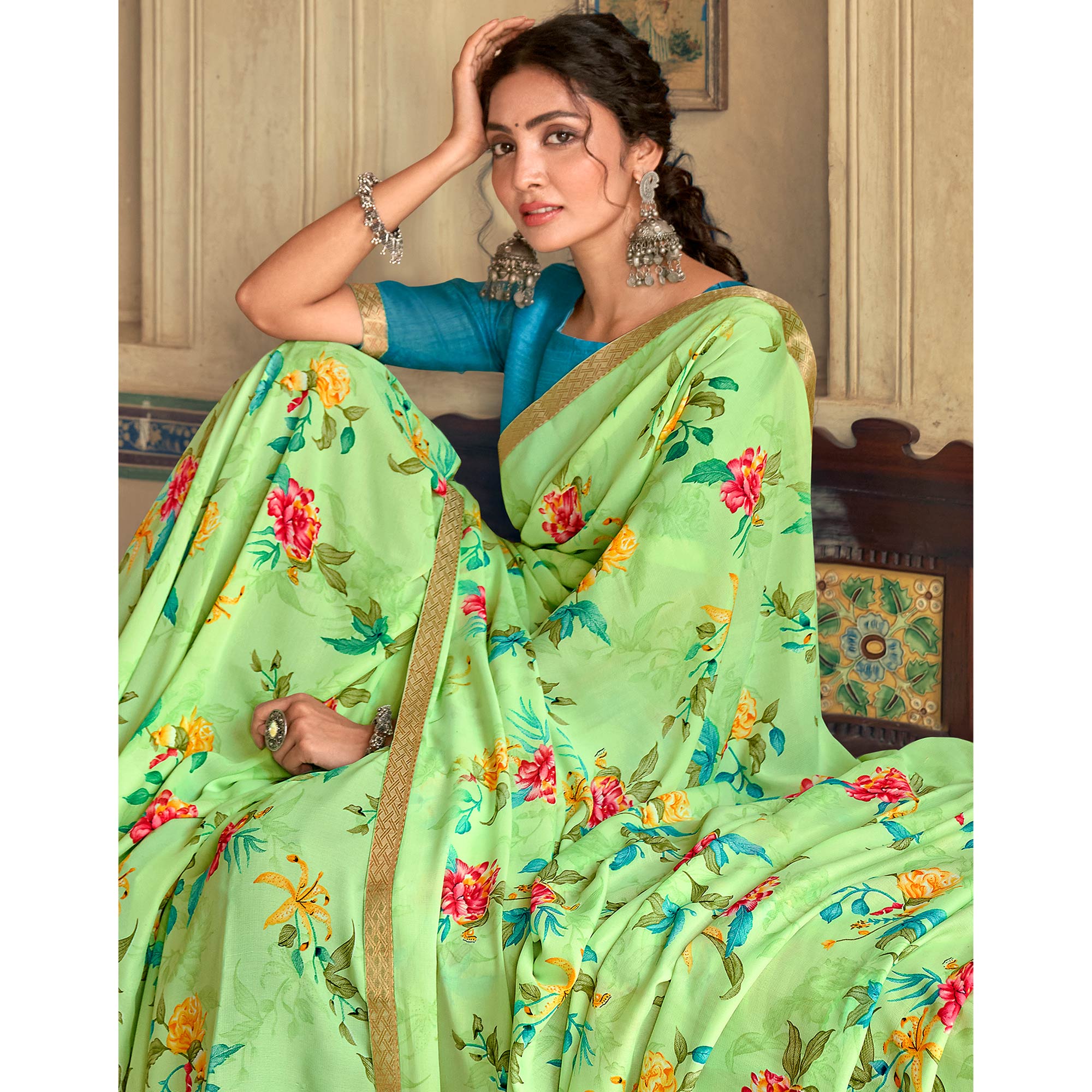 BlackTree green-floral-printed-chiffon-saree-1 - view 3