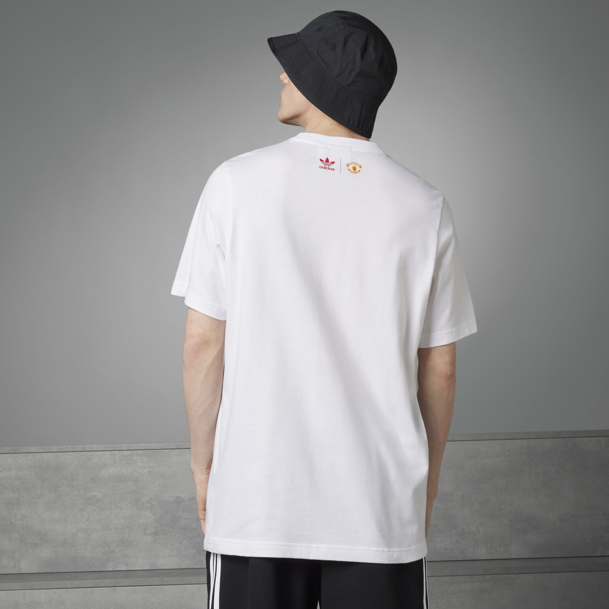 Adidas Originals | MANCHESTER UNITED OG GRAPHIC TEE { WHITE/RED - view 2