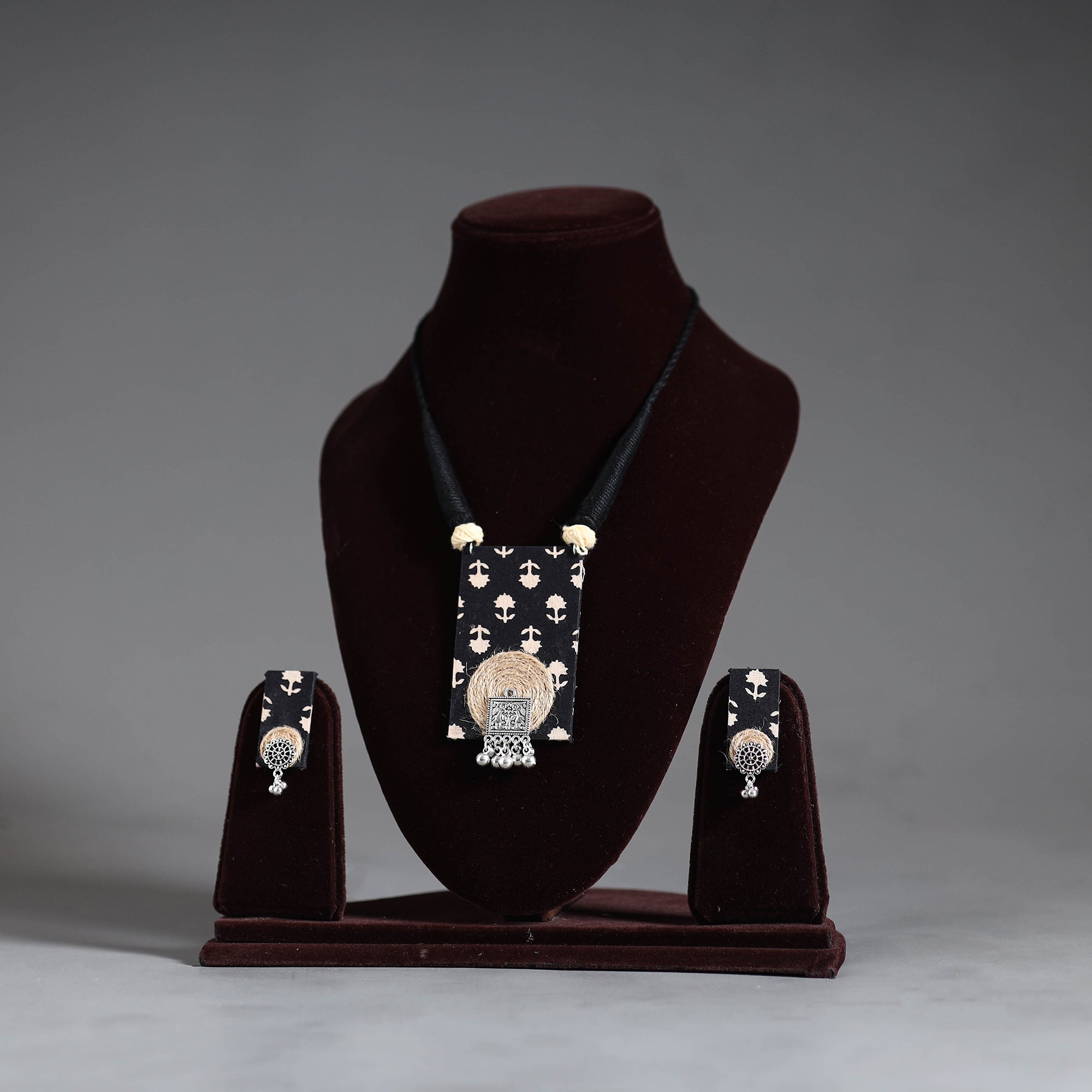 JALPARI Black - Handmade GS Jute Fabart Necklace Set 05