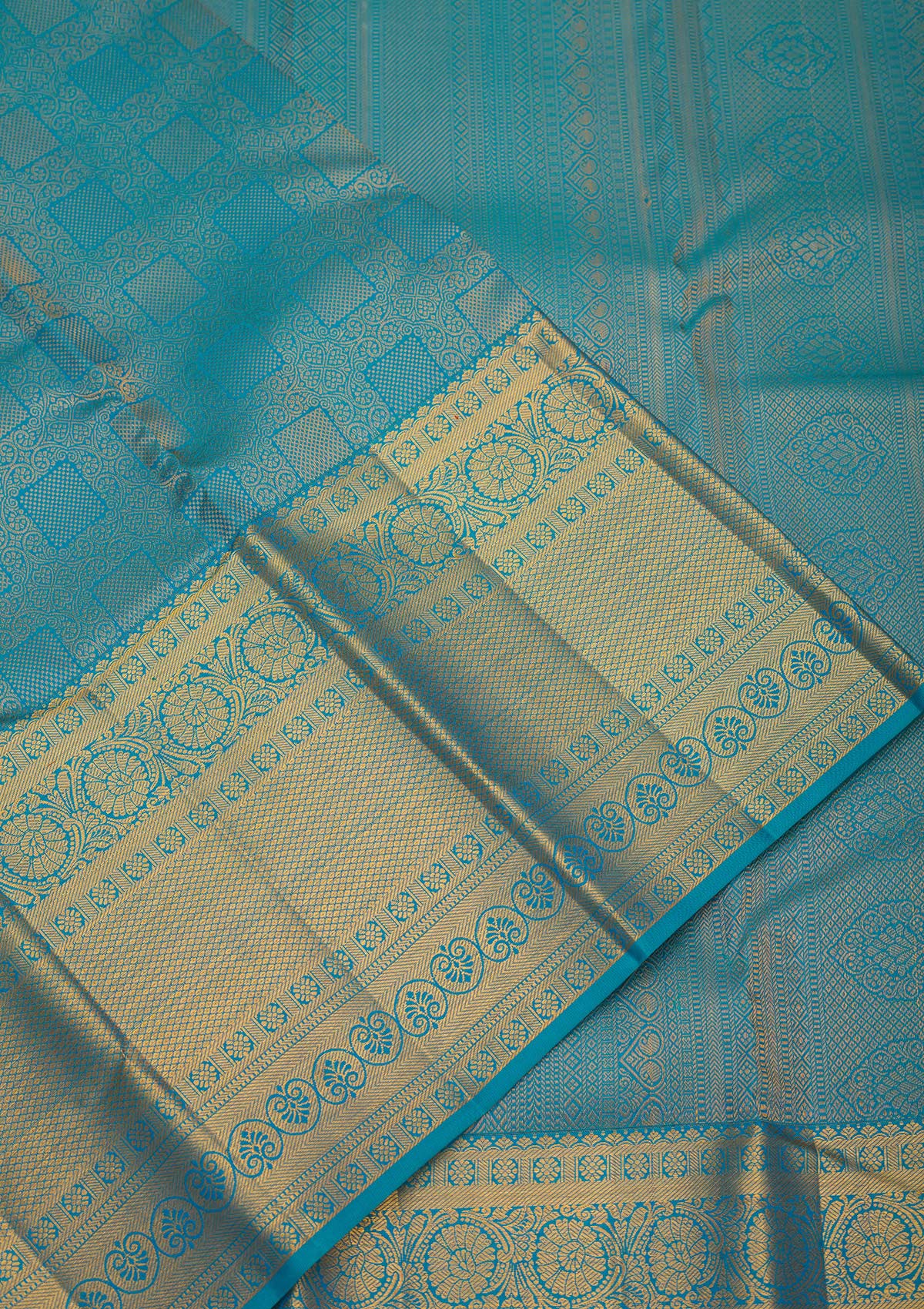 Koskii Turquoise Blue Zariwork Pure Silk Saree - view 4