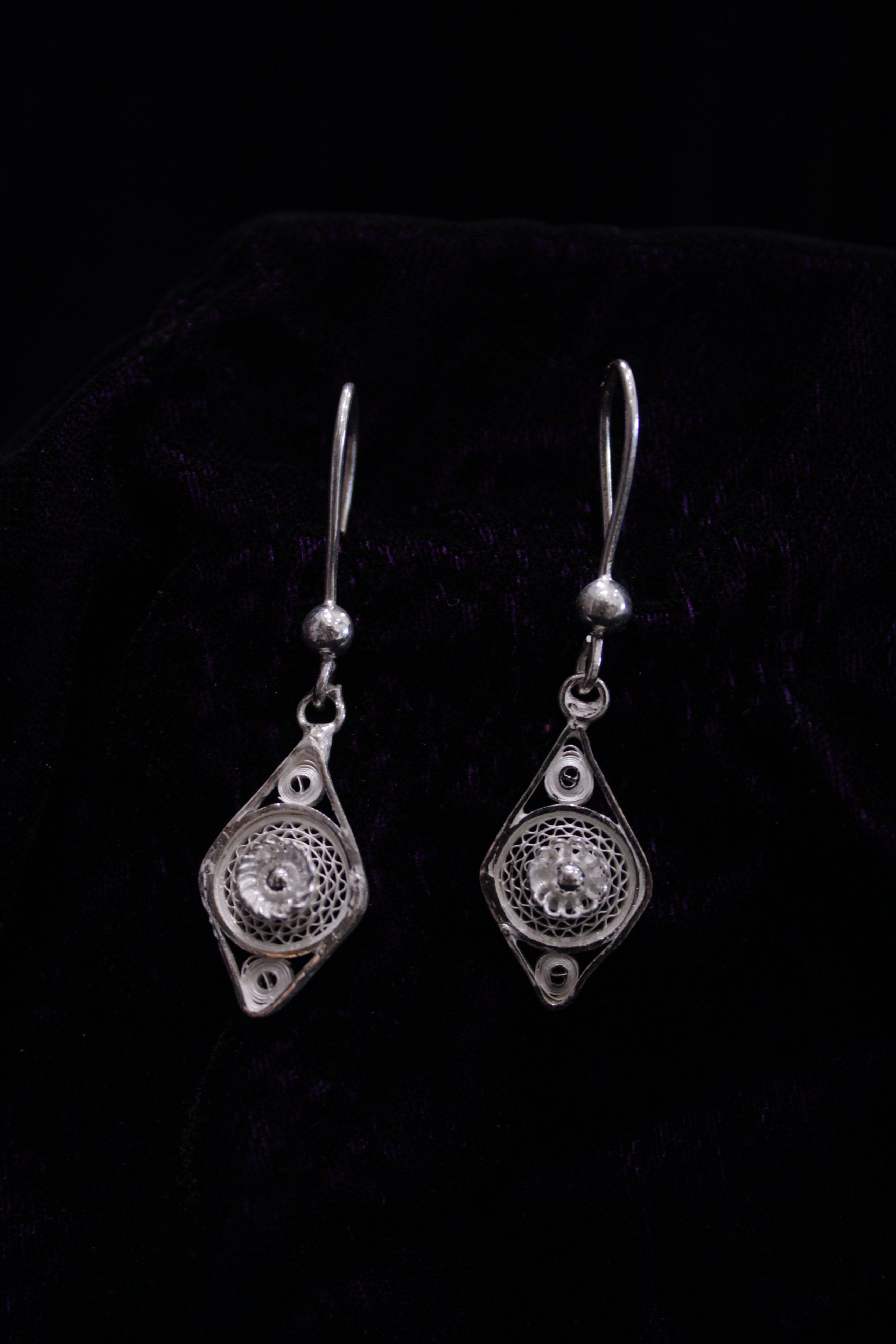 Indianvillez Rhombus Silver Bead Filigree Earring - view 2