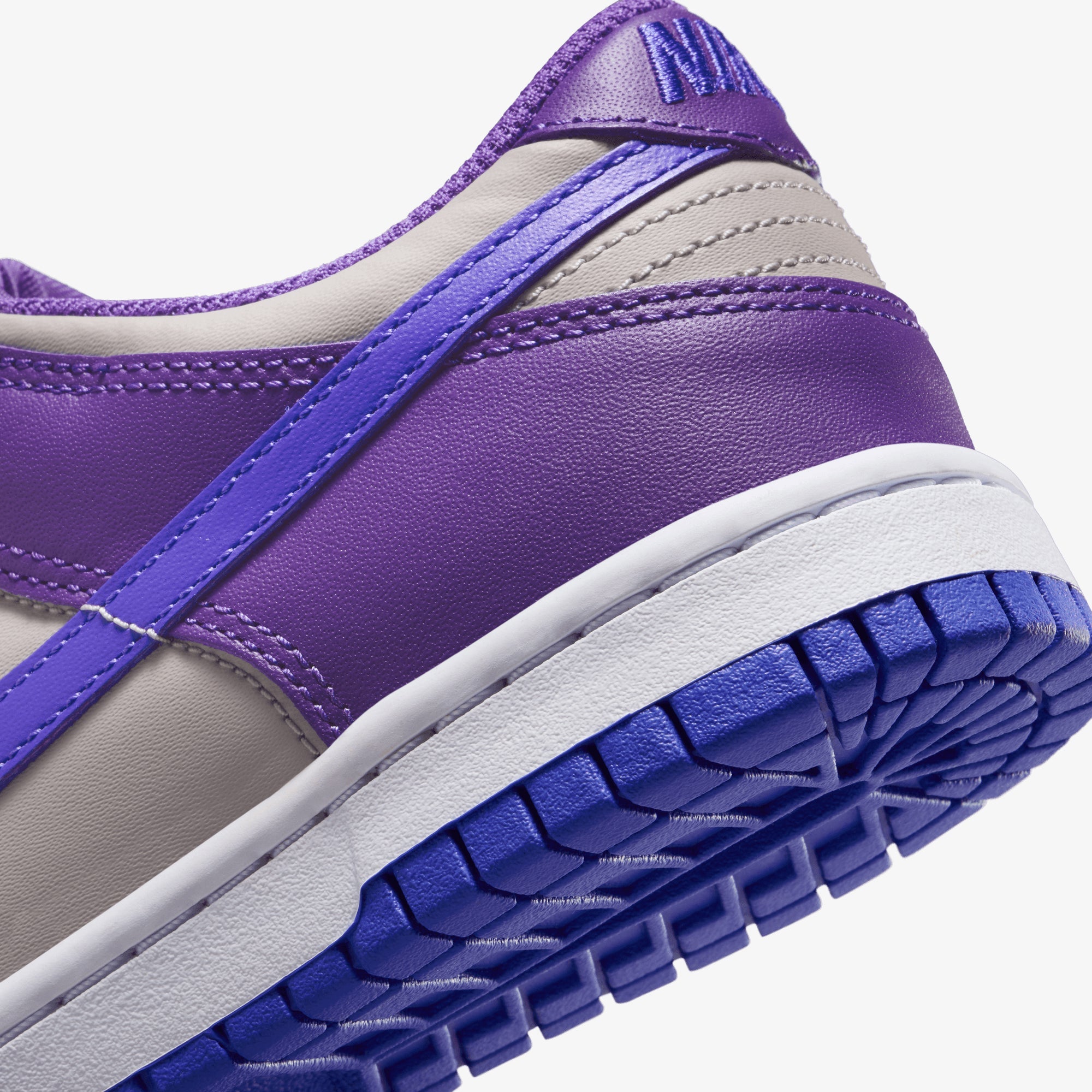 Nike | DUNK LOW { COLLEGE GREY/PERSIAN VIOLET-WILD GRAPE - view 6