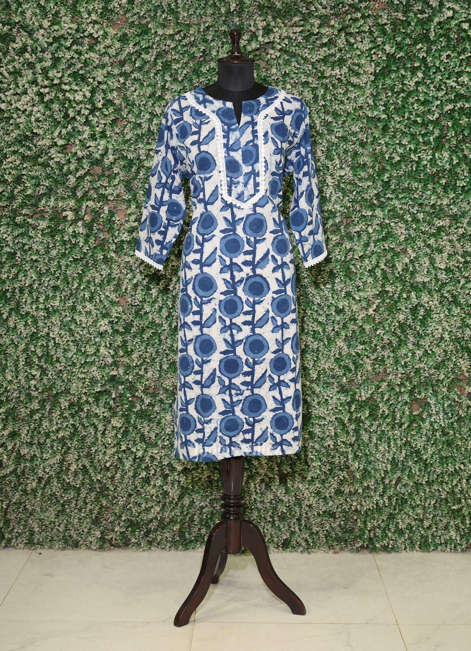 IndianVillèz Navy Blue Cotton Block Printed Kurti for Women