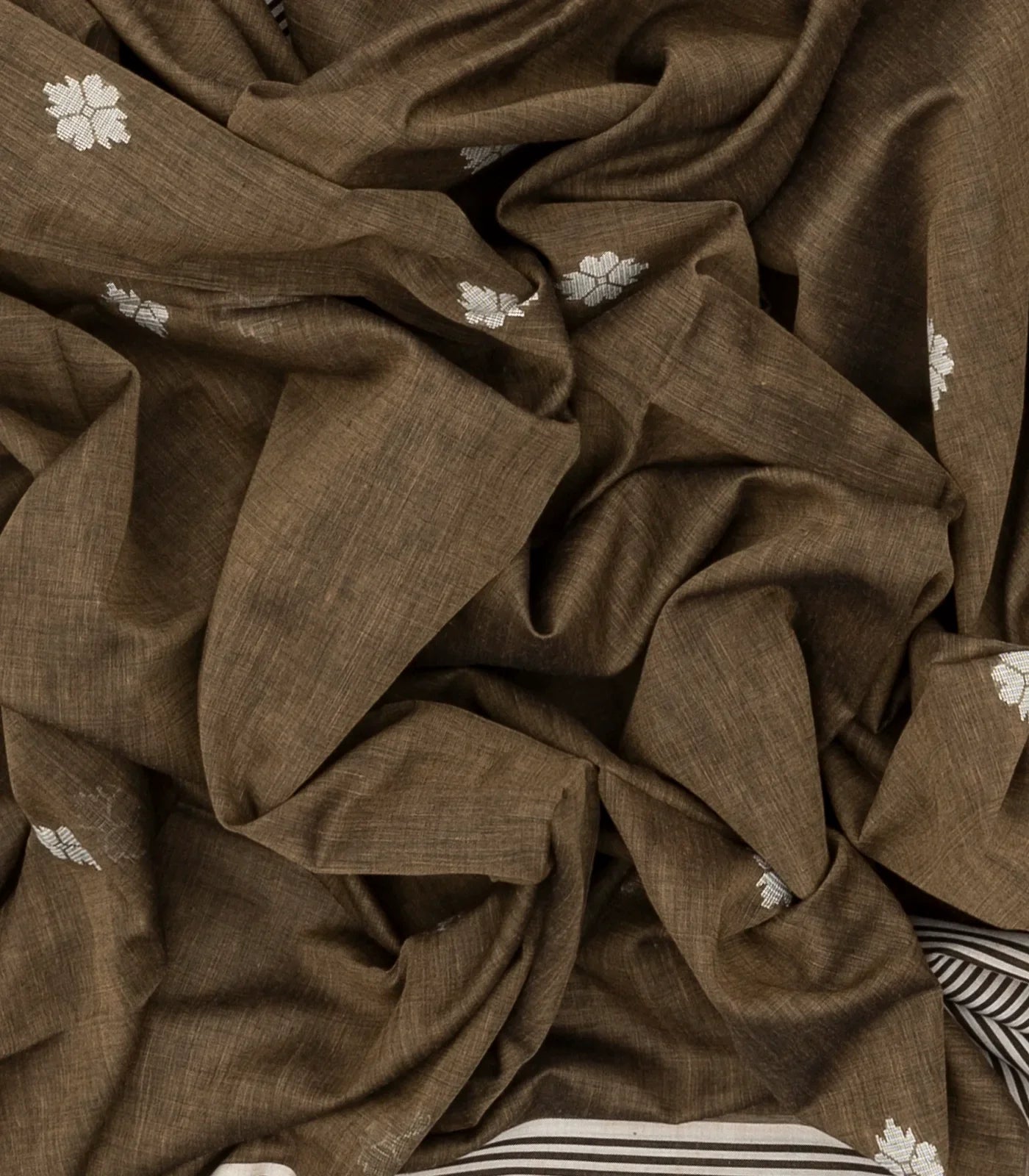 RmKV Dark Grey Handloom Bengal Cotton Saree With Floral Buttas - view 3
