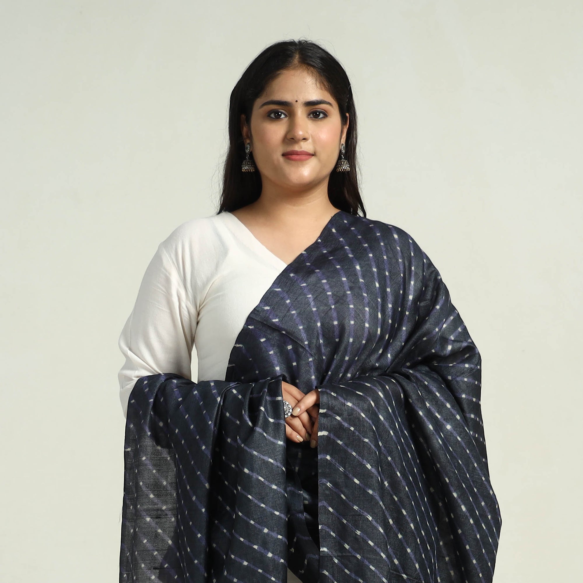 LEHARIYA BY BADSHAH MIYAN Black - Traditional Tie & Dye Tussar Silk Leheriya Dupatta 28 - view 3
