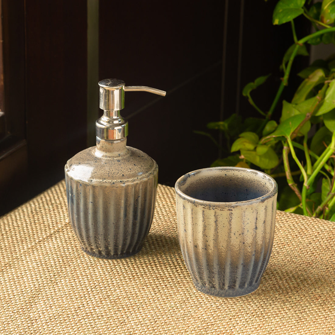 EXCLUSIVELANE 'Sea Breeze Ombre' Hand Glazed Ceramic Bathroom Accessory Set (2 Pieces, Liquid Soap Dispenser, Tumbler)