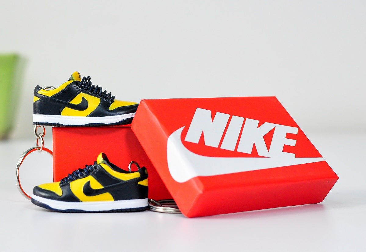 3D Sneaker Keychain With Box | Jordan keychain with box | Kicks Machine - view 2