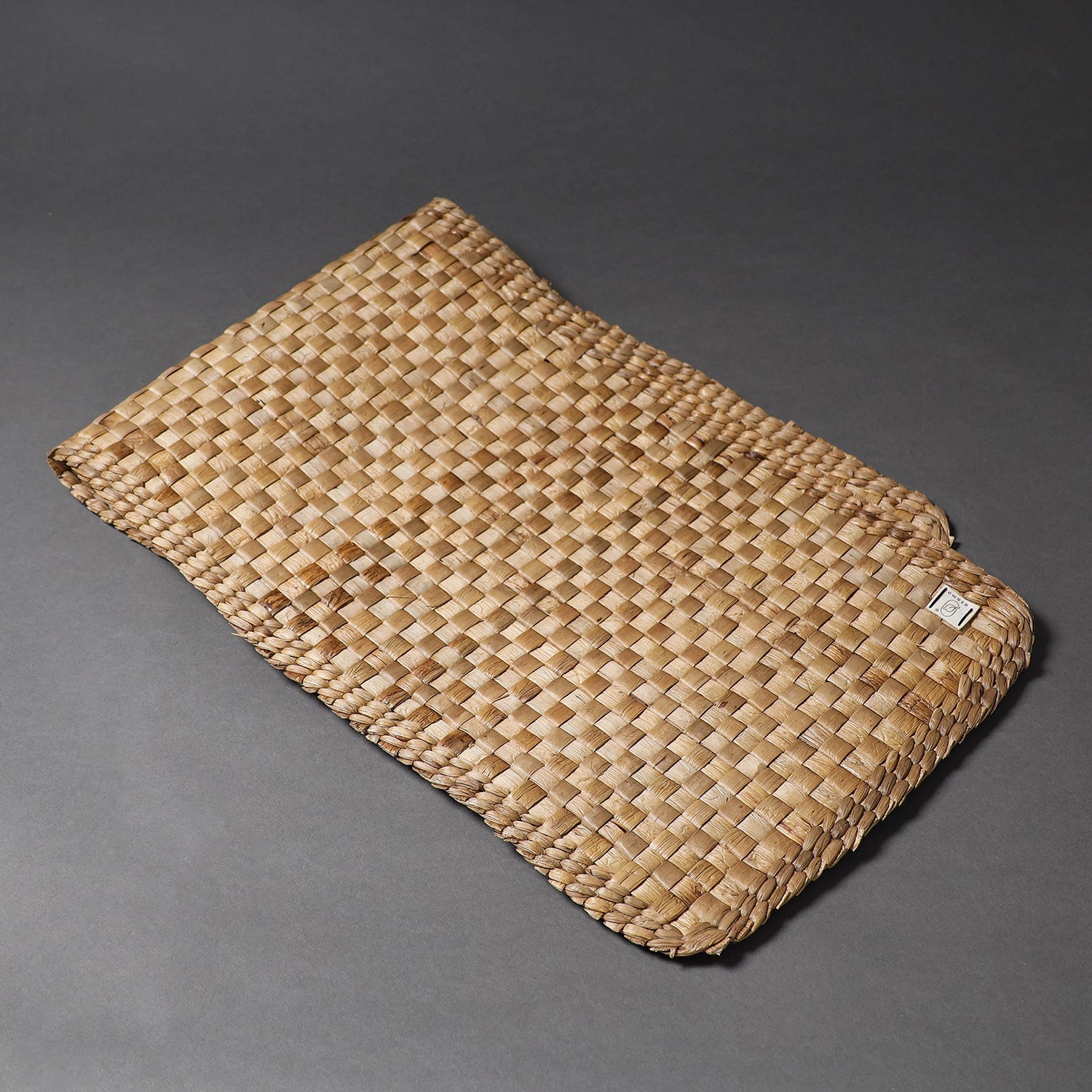 ASAMA Beige - Handcrafted Organic Water Hyacinth Dining Table Runner (39 x 13 in) - view 2
