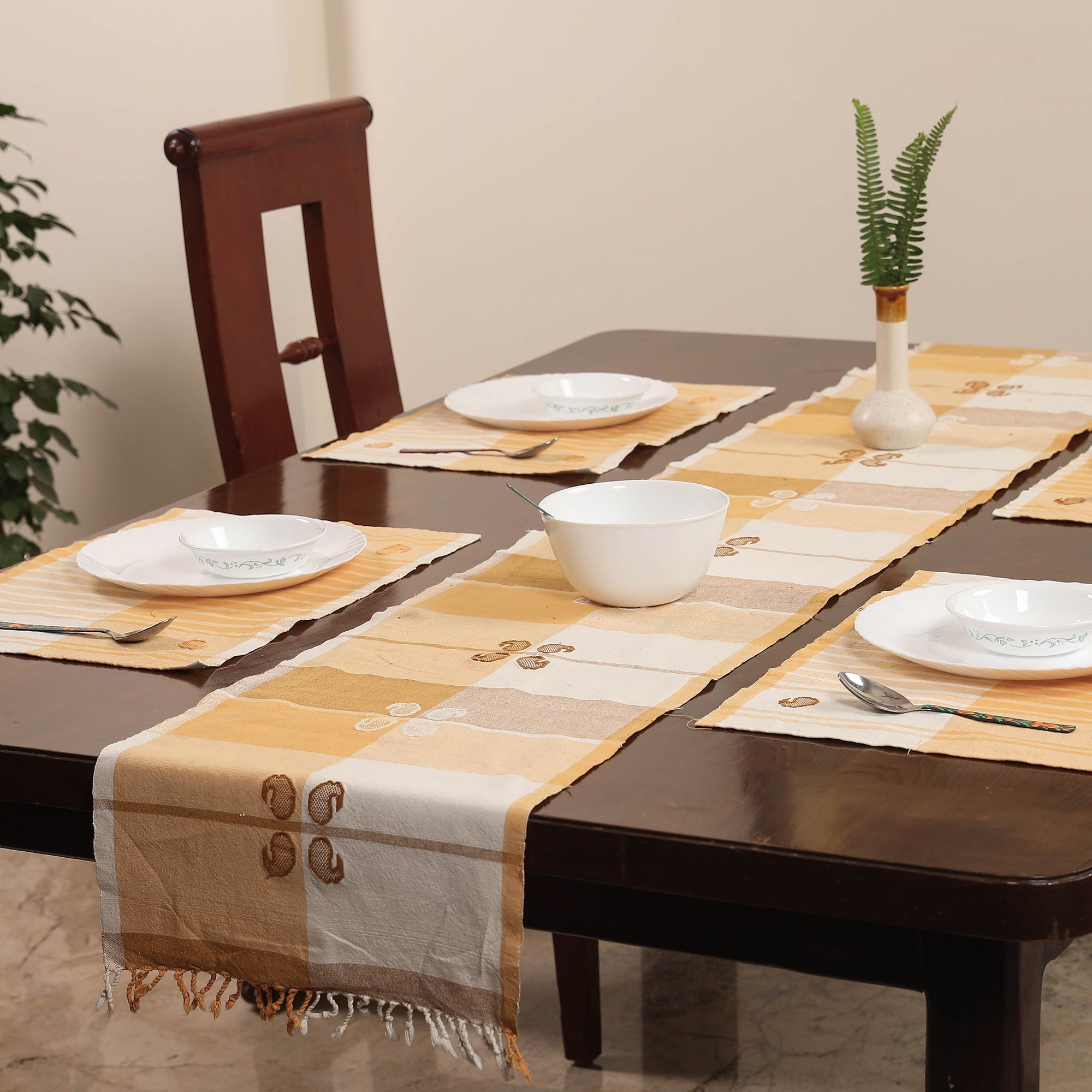 ANTARAN - CRAFTS OF INDIA Beige - Assam Weave Dining Table Runner & Set of 4 Placemats in Handloom Cotton