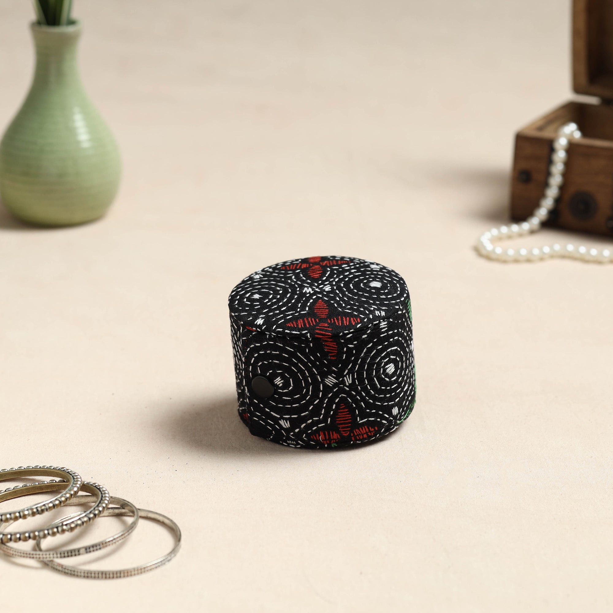 ASALKAAR Bengal Kantha Work Handcrafted Bangle Box (Small)