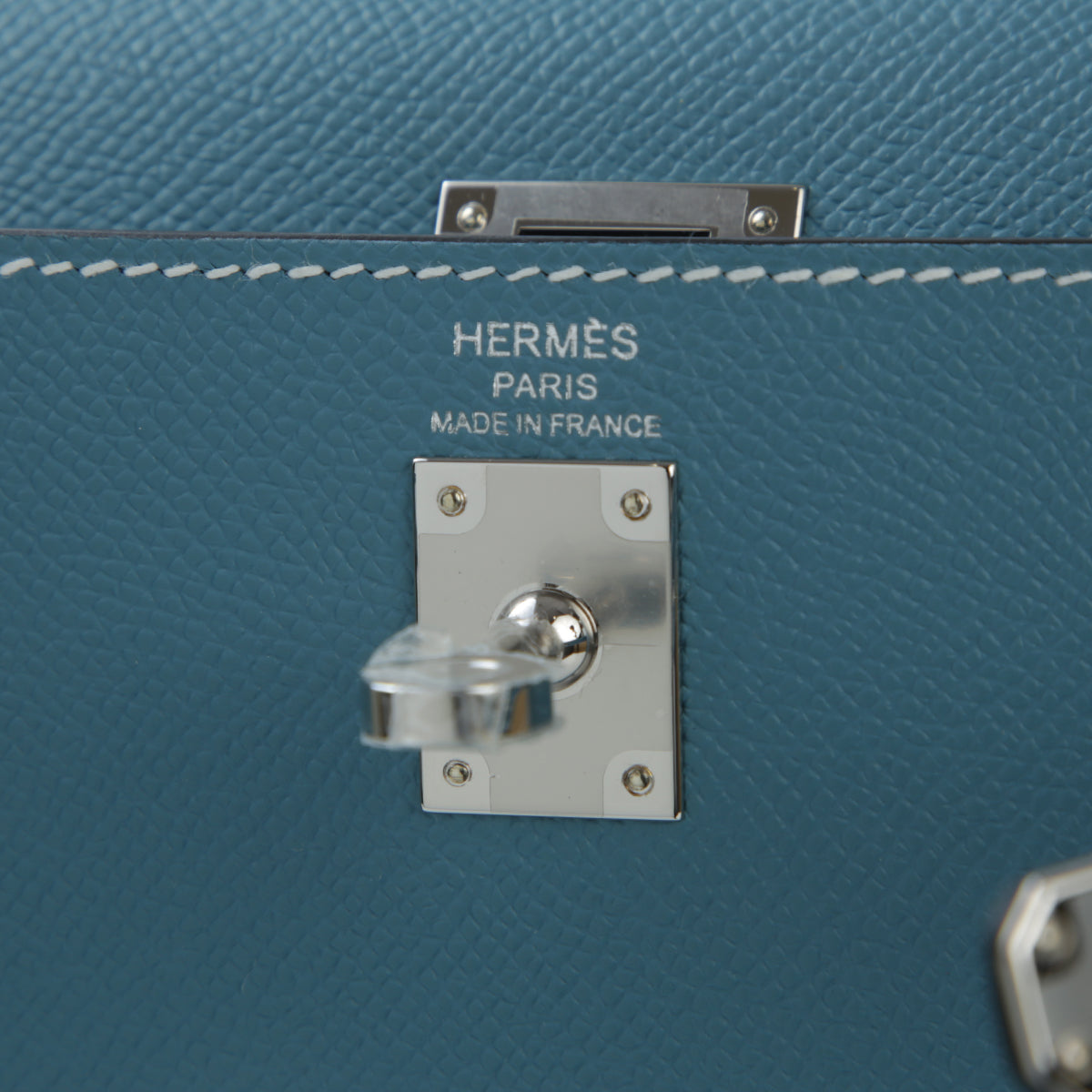 Cop Underdog HERMÈS Kelly 25 Sellier handbag in New Bleu Jean Epsom leather with Palladium hardware - view 4