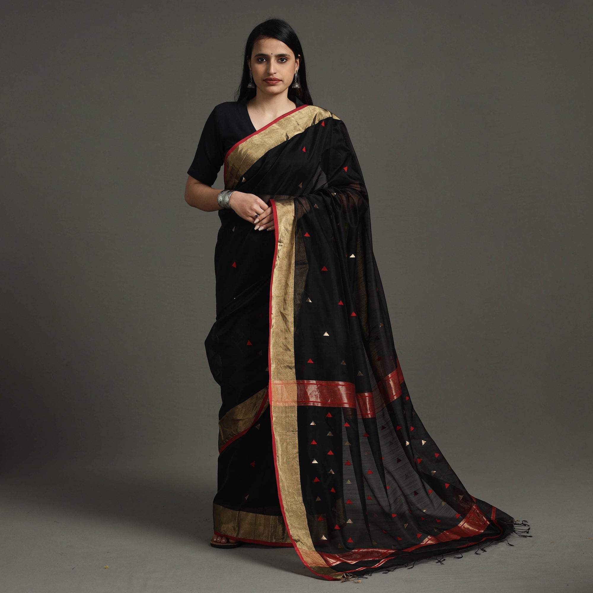 ITOKRI CRAFTS INITIATIVE Black - Traditional Handloom Triangle Buti Maheshwari Silk Saree