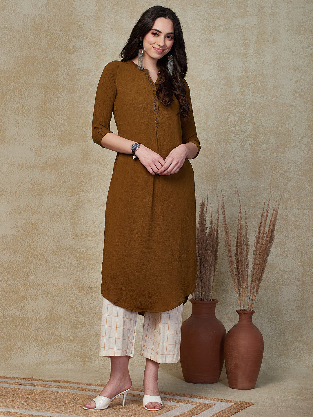 Fashor Solid Sequin Embellished Straight Fit Kurta - Khaki