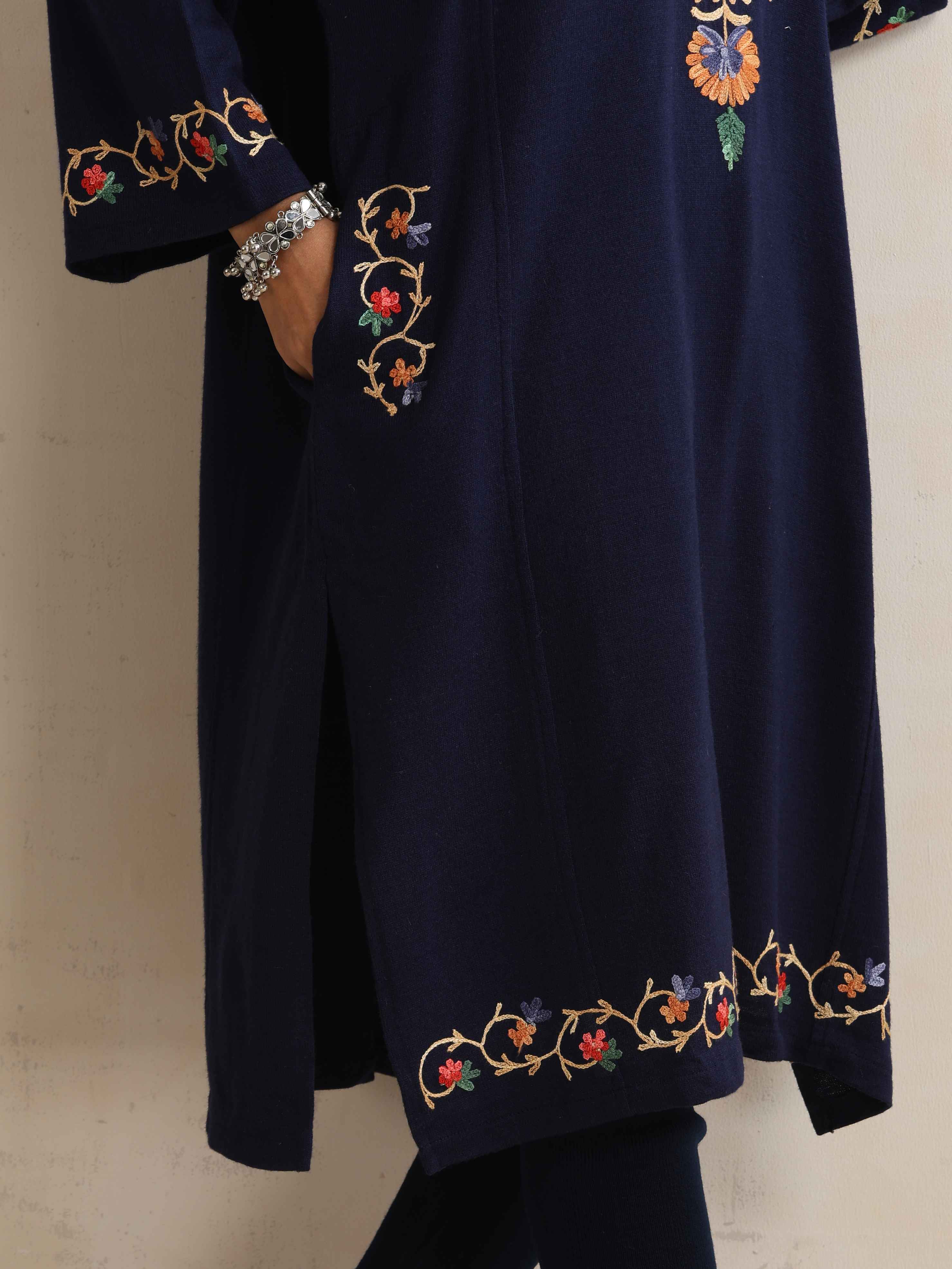 trueBrowns Blue Kashmiri Floral Embroidered Woollen Phiran Kurta - view 9