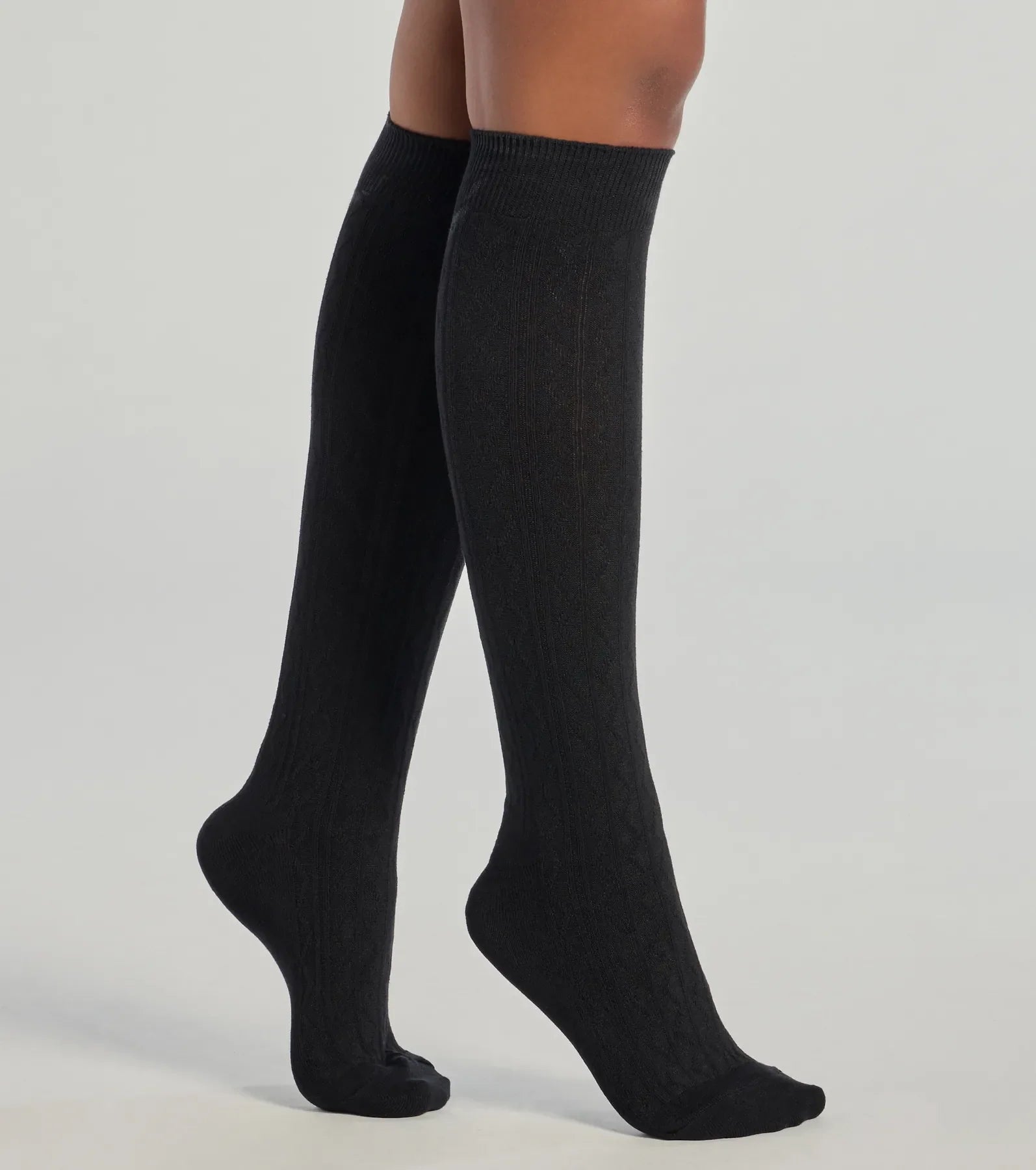 Windsor Basic Vibes Under-The-Knee Socks – BLACK