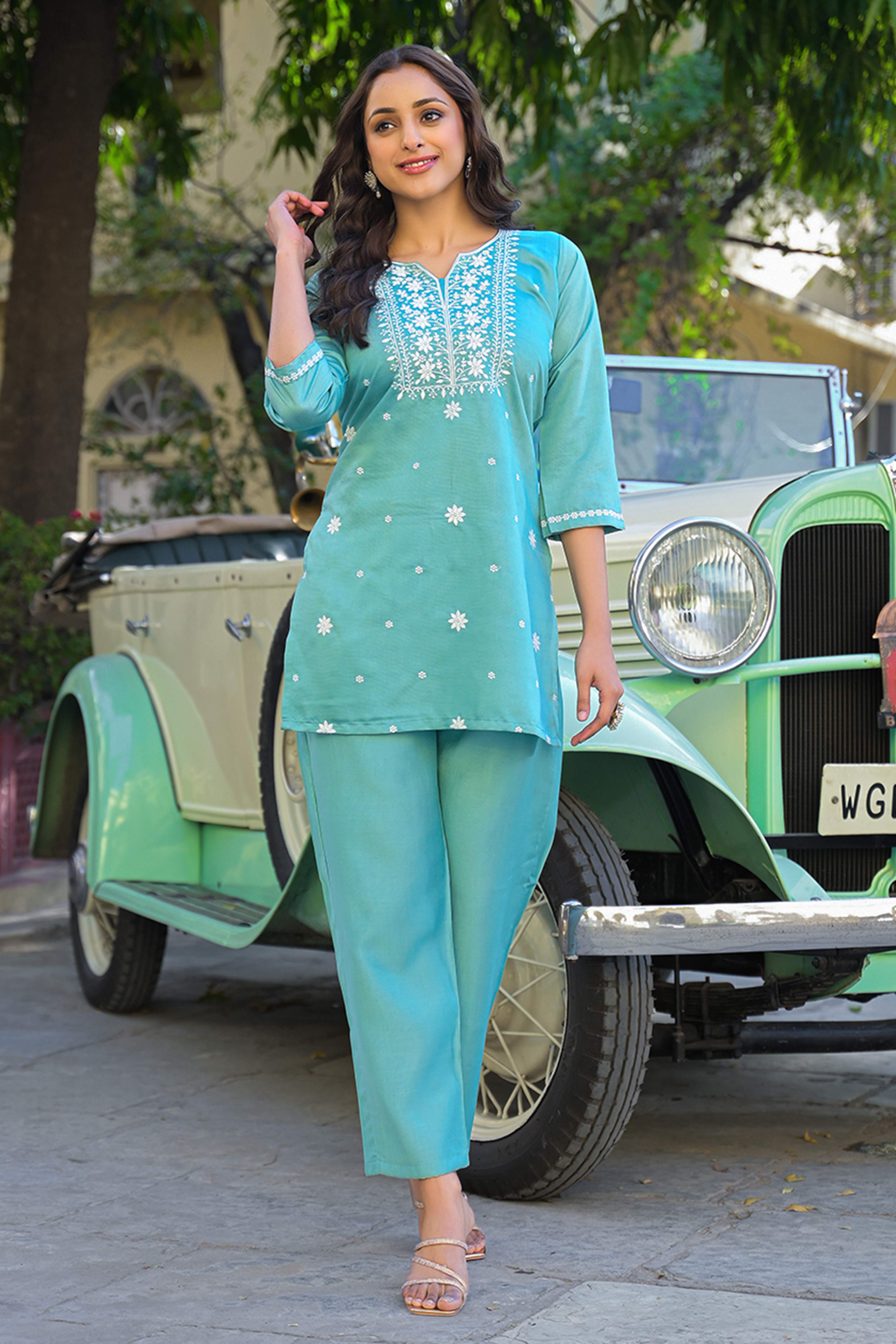Peachmode Mint Green Floral Embroidered Viscose Gadwal Silk Top Bottom Set