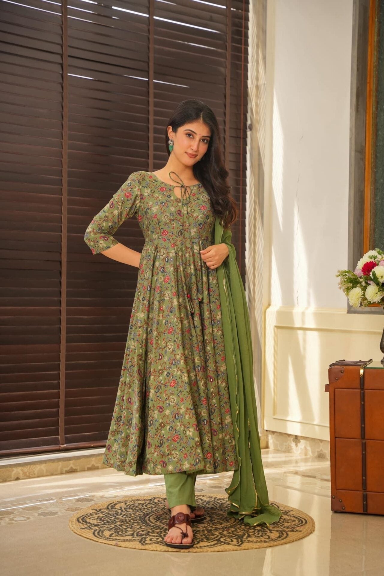Idaho-o sowmya muslin suit set - view 2