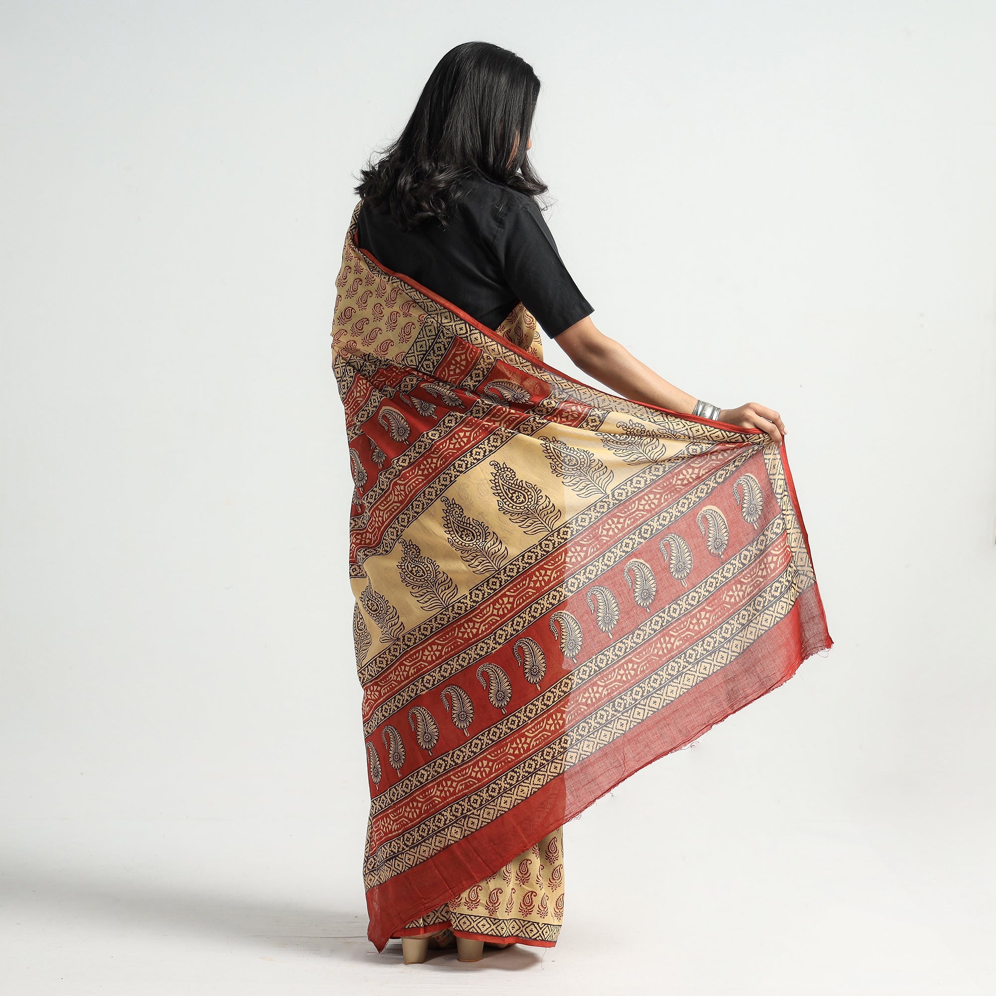 BAGH PRINTS BY YAKOOB KHATRI Beige - Bagh Hand Block Printed Cotton Saree - view 7