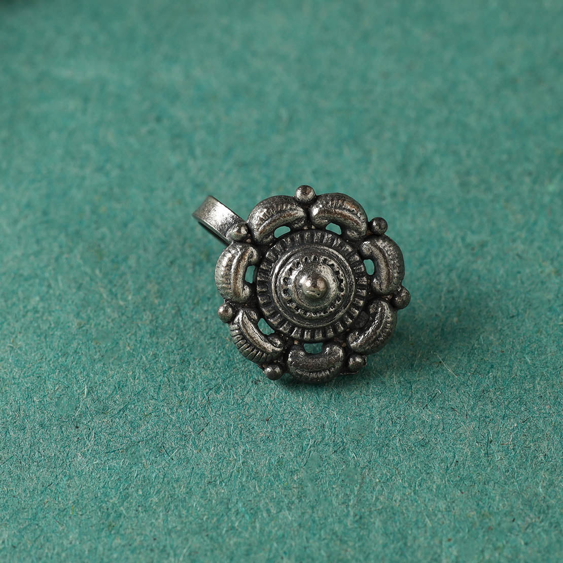 HAVELI CHRONICLES Antique Padma Sterling Silver Nosepin - view 2