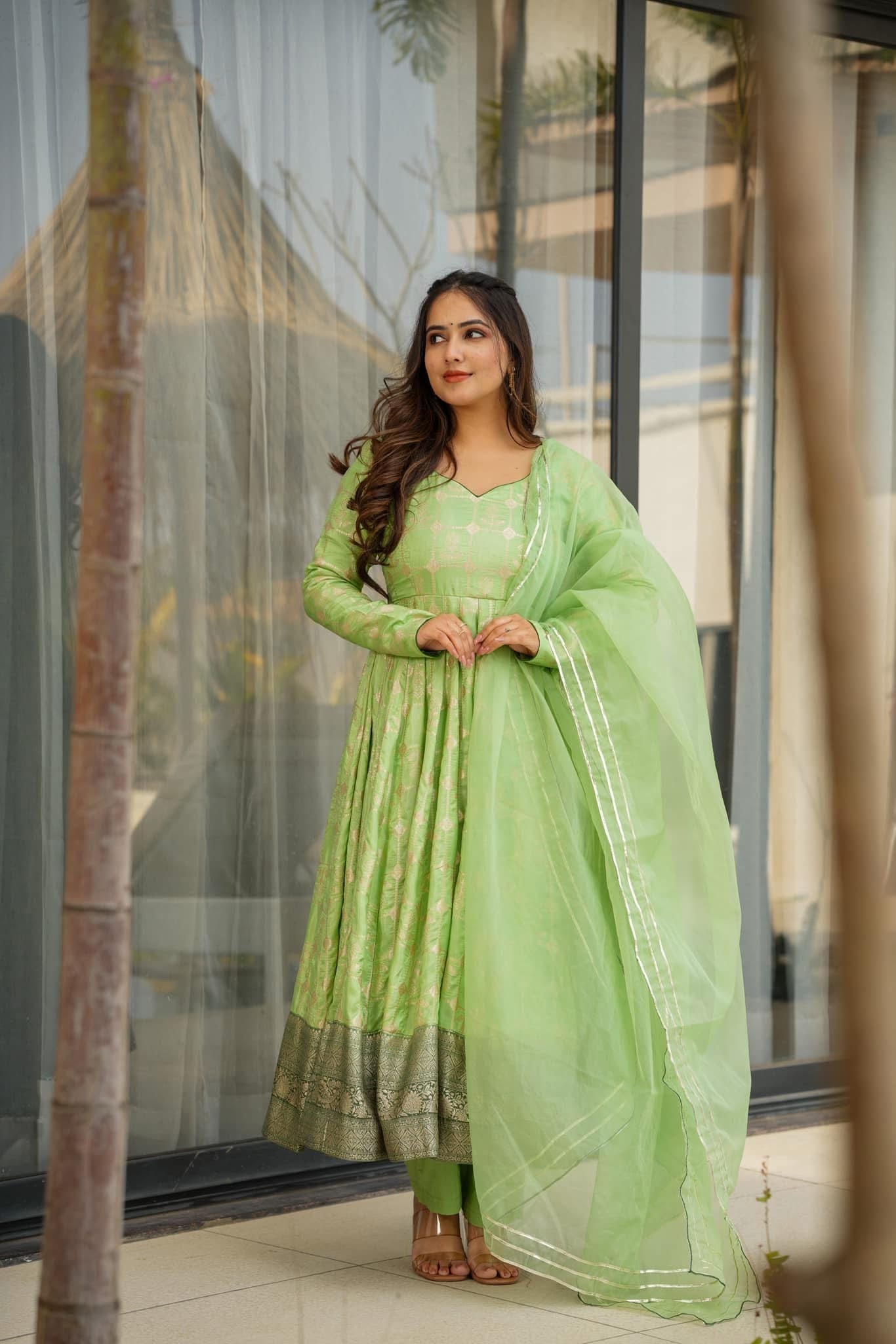 Idaho-o Tanishka Silk suit set