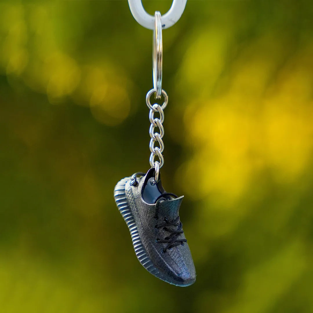 Kicks Machine 3D Sneaker keychain Yeezy 350 Black