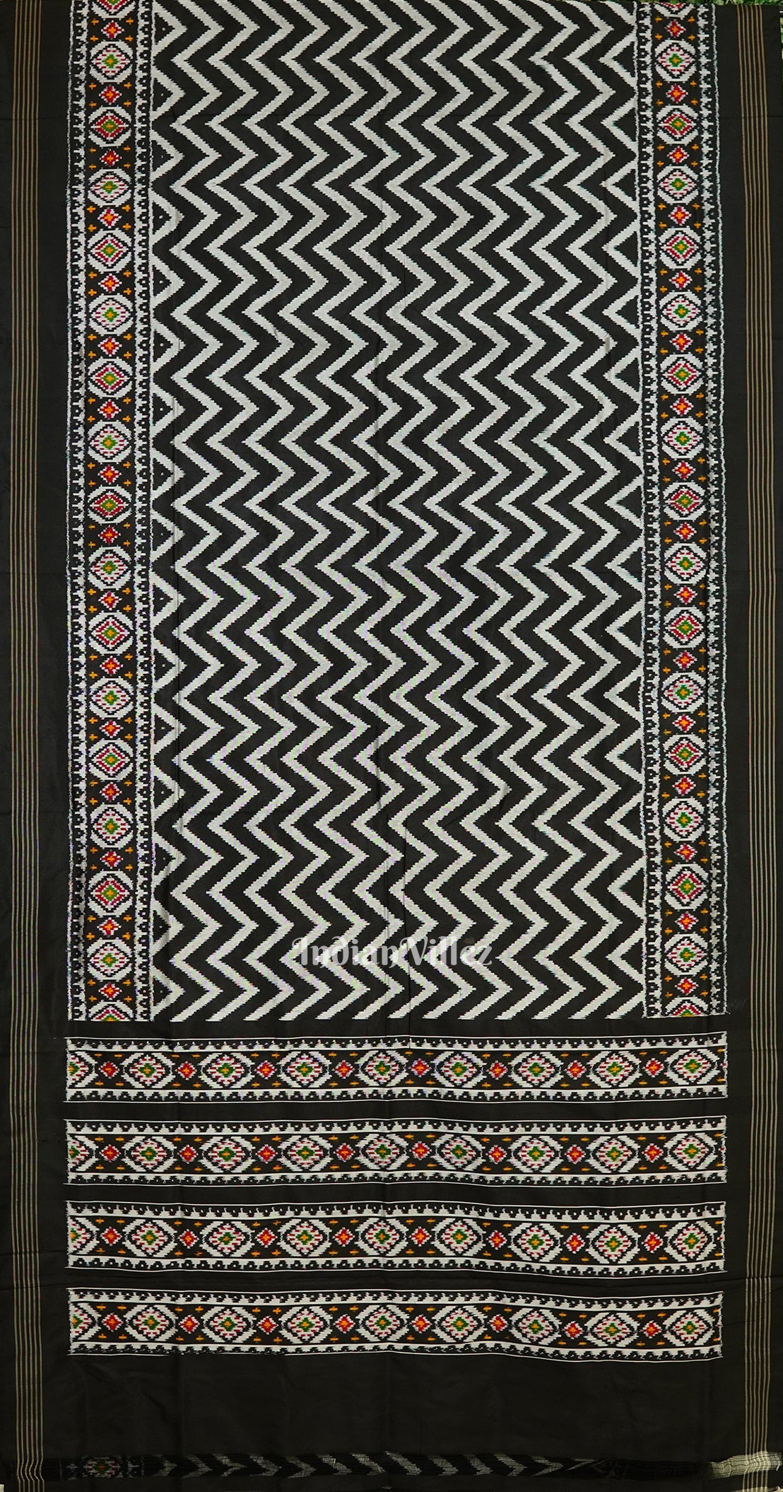 IndianVillèz Exclusive Black Pochampally Ikat Handloom Silk Saree