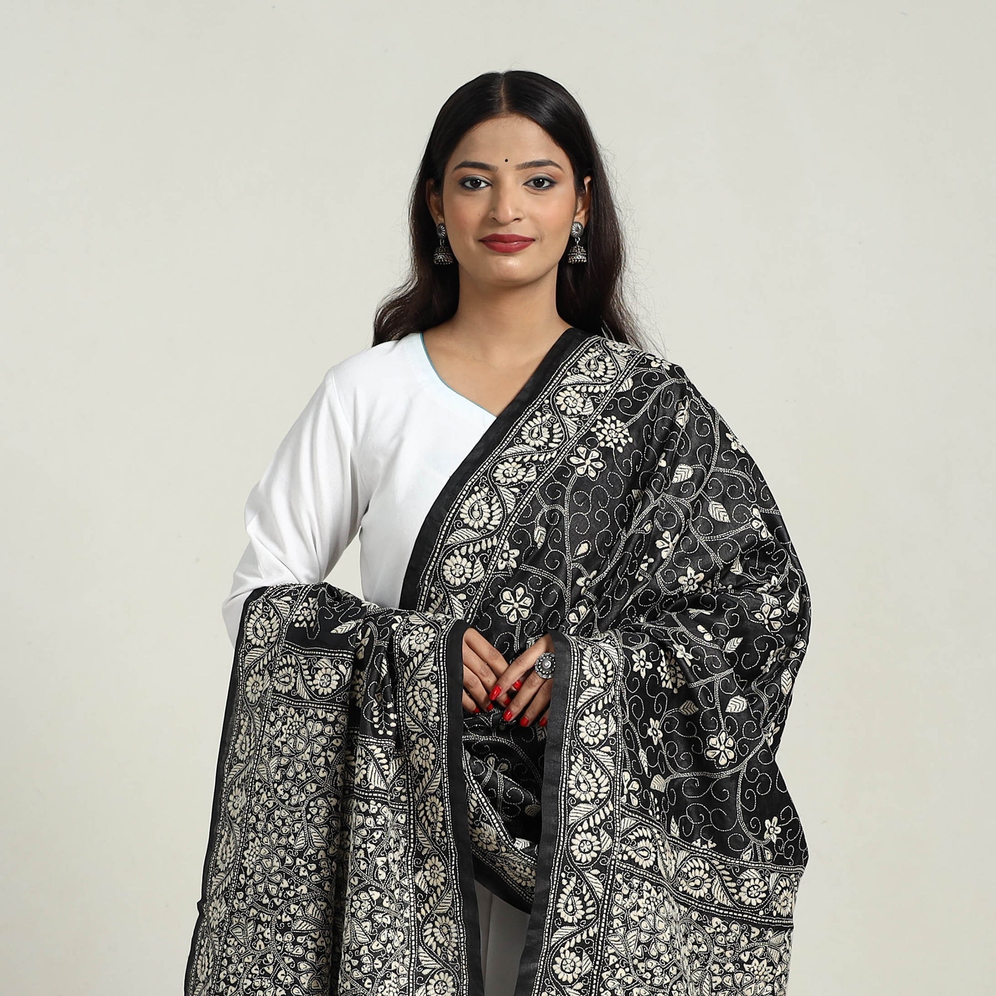 KHUSHBASH - HAPPY LOOM OF EAST Black - Handloom Tussar Silk Bengal Kantha Embroidery Dupatta 06