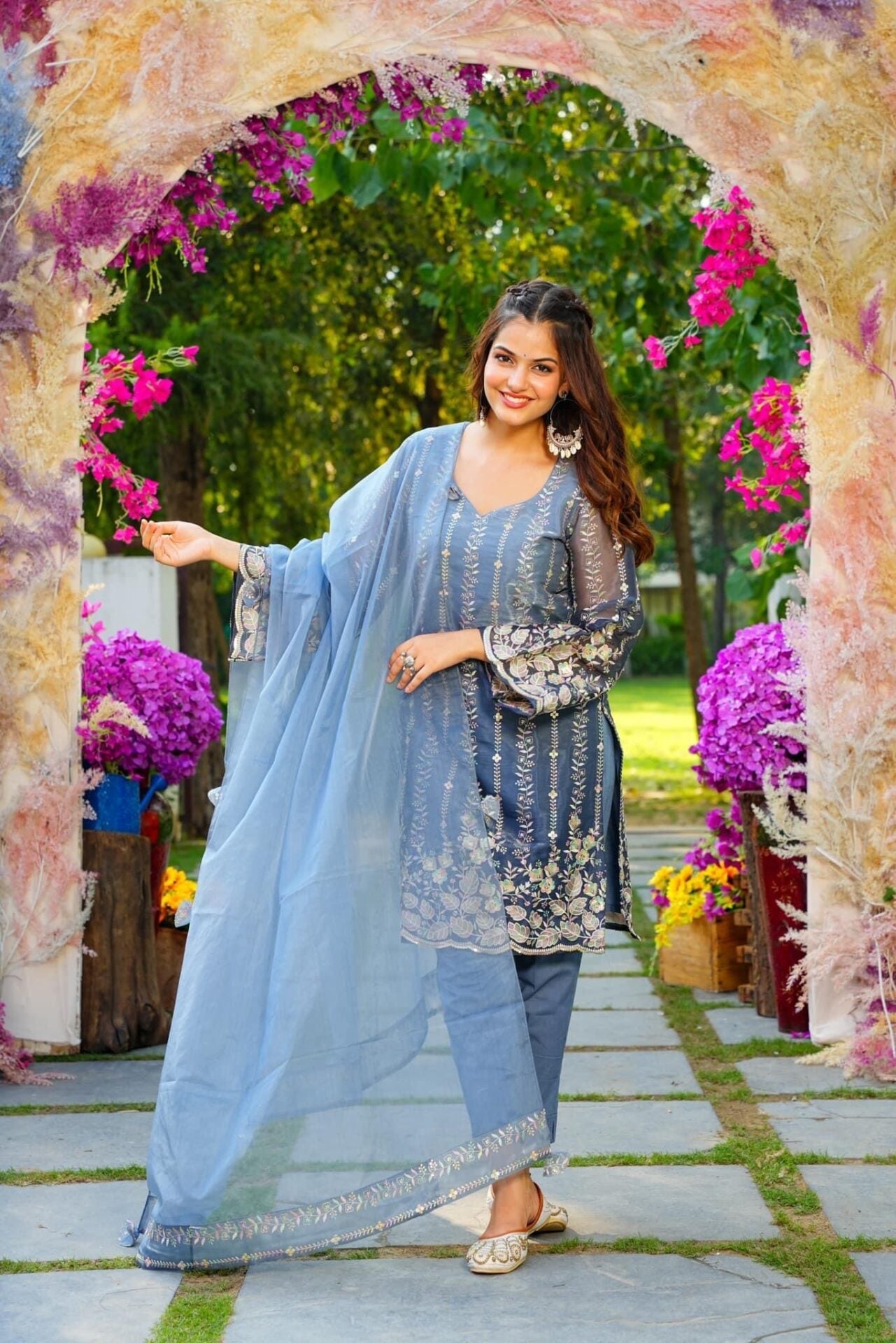 Idaho-o Mitali blue embroidered set