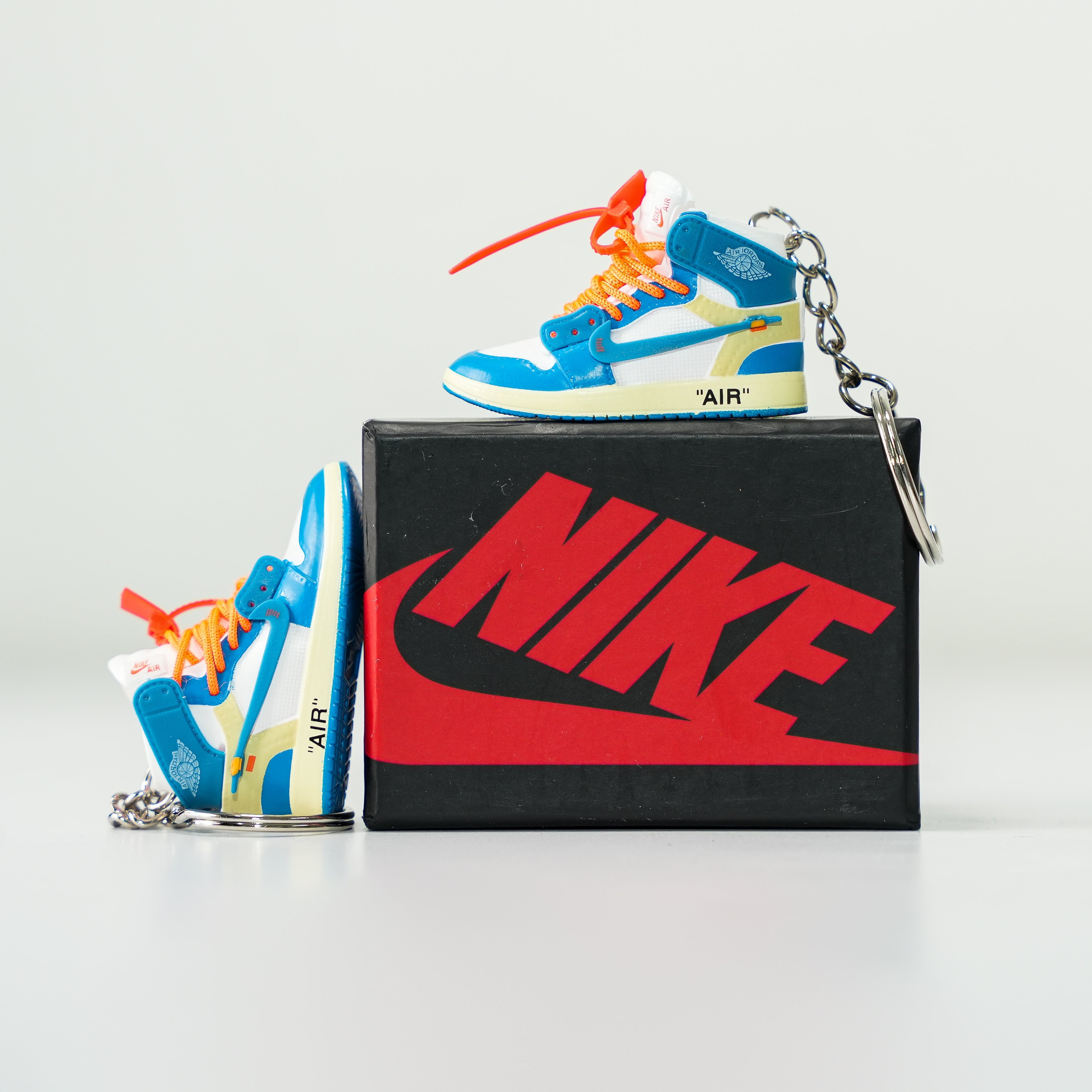 Kicks Machine 3D Sneaker Keychain With Box - OFFWhite UNC