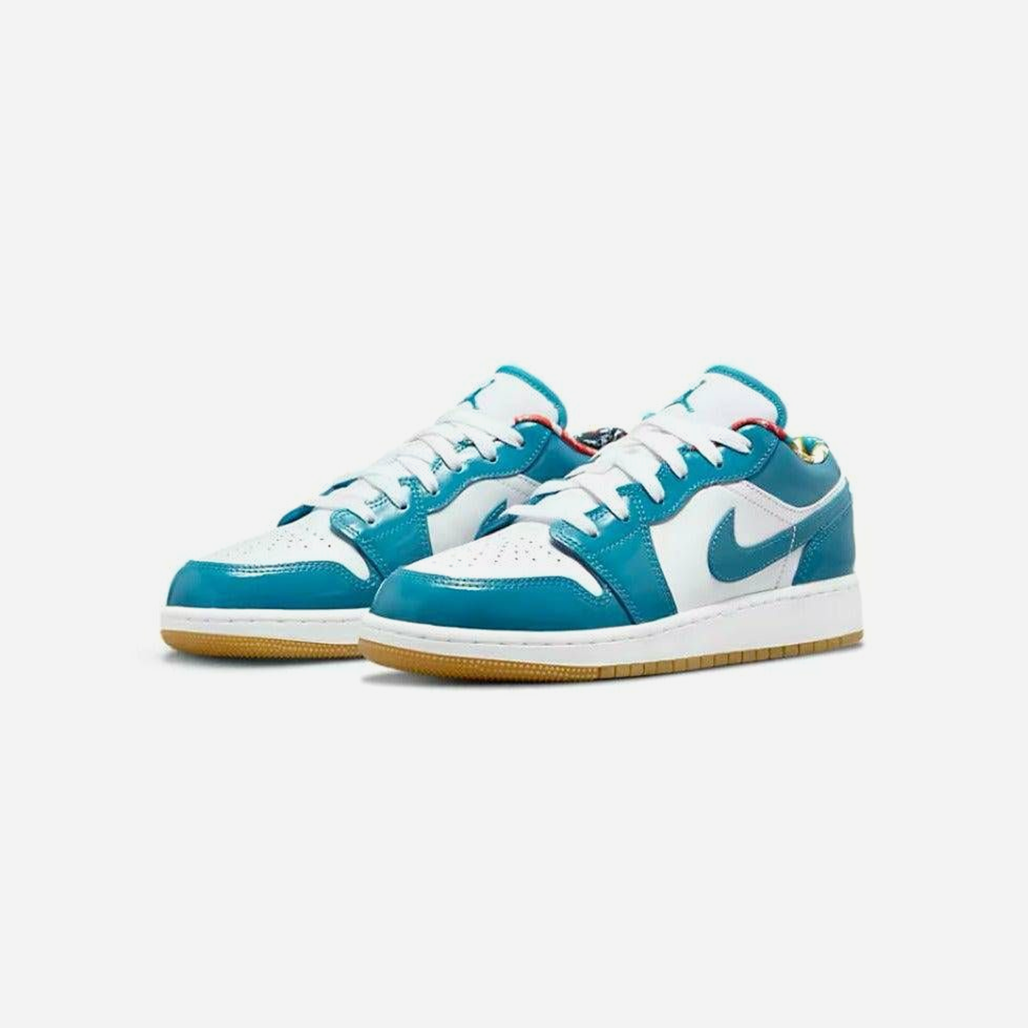 Nike Air Jordan 1 Low SE Barcelona Cyber Teal - view 2