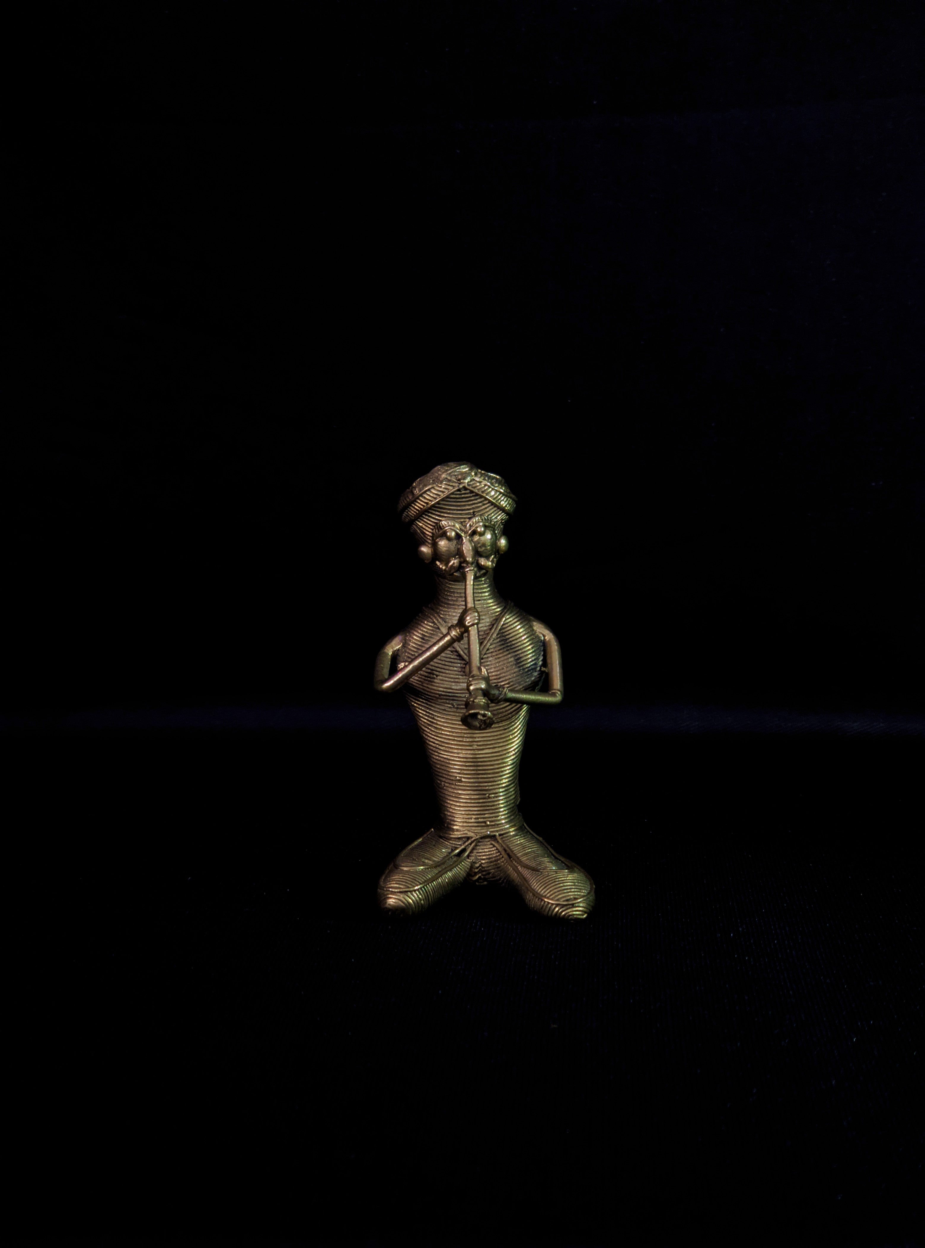 IndianVillèz Handmade Dhokra - Siting Musician with Clarinet