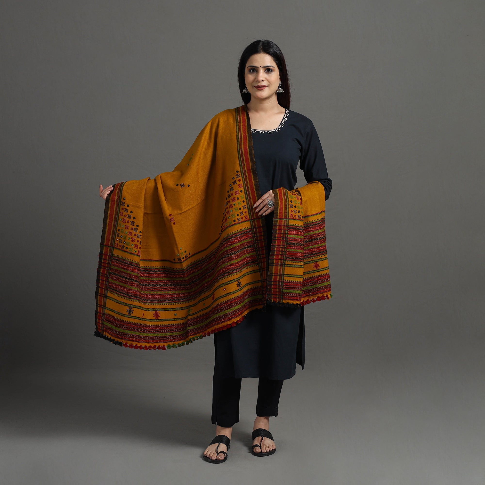 KACHCHH JI CHHAAP Brown - Kutch Bhujodi Weaving Handwoven Mirror Work Woolen Shawl 01