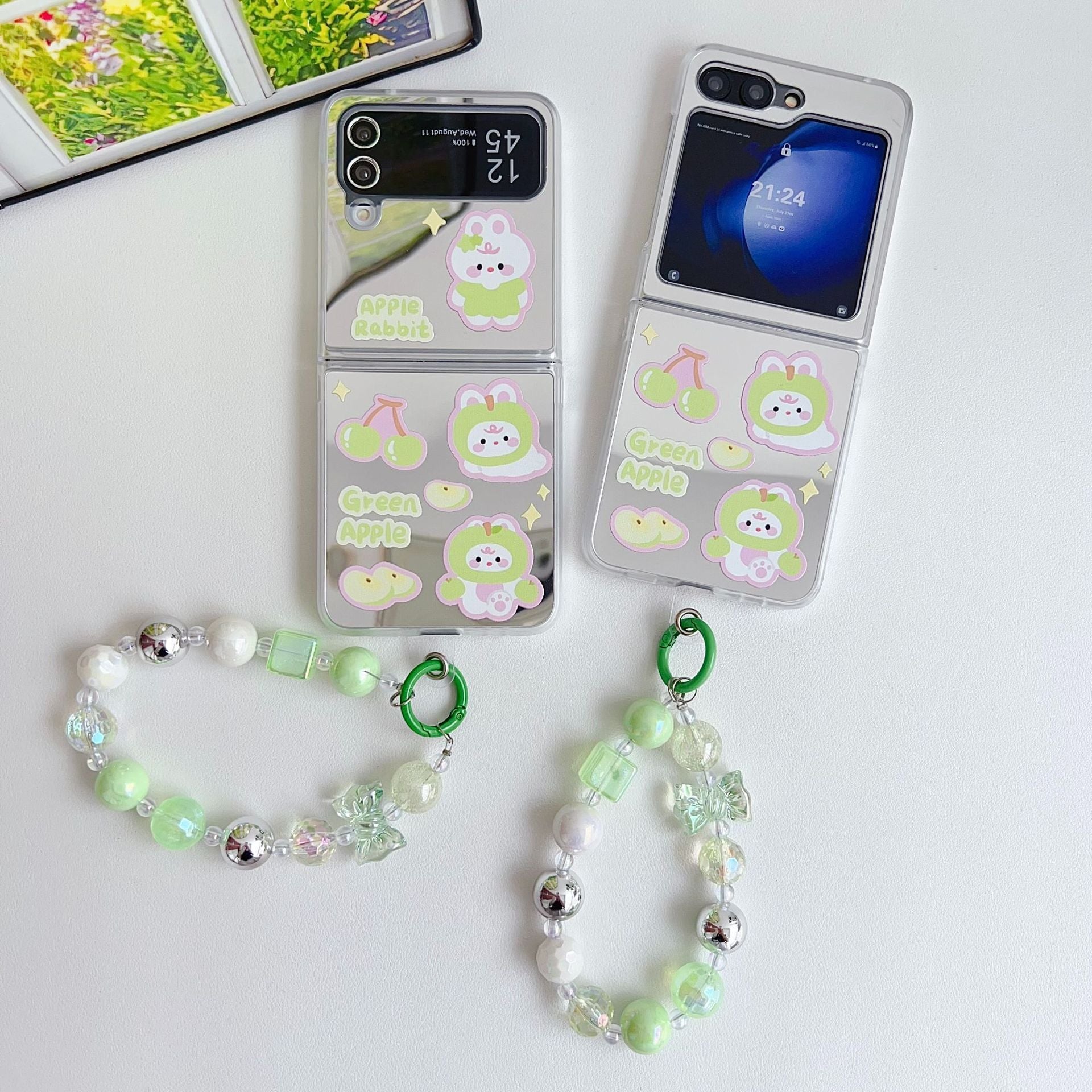 Peeperly Gleaming Rabbit Mirror Case with Bracelet - Samsung