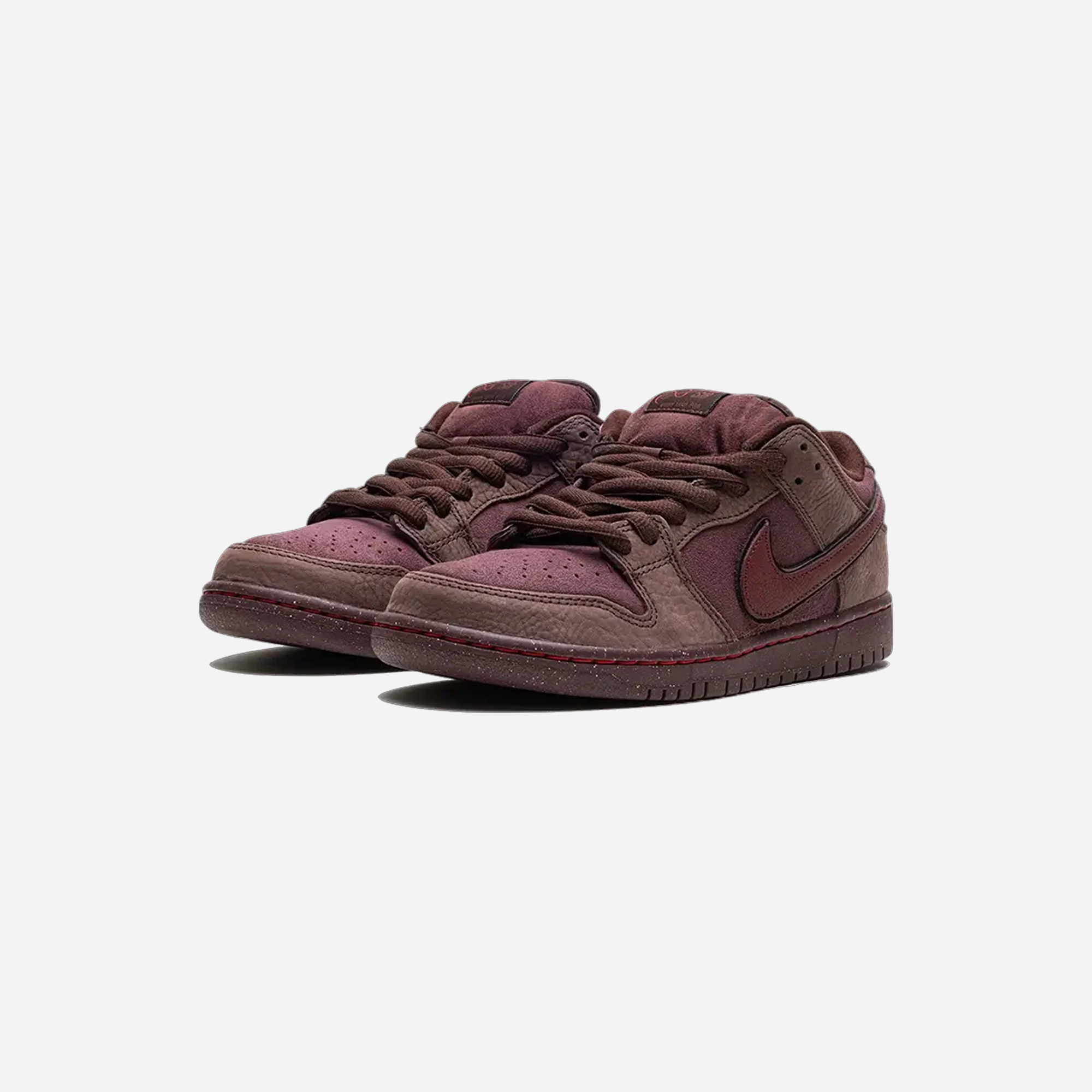 Nike SB Dunk Low City of Love Burgundy Crush - view 2