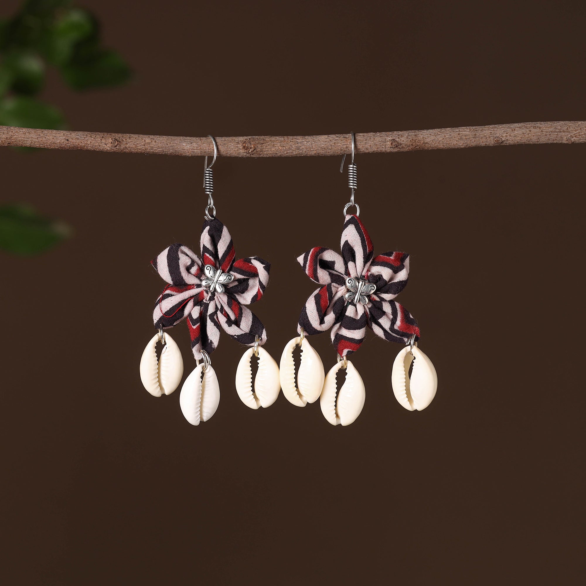 JALPARI Rida Fabart Phool Kali Shell Earrings