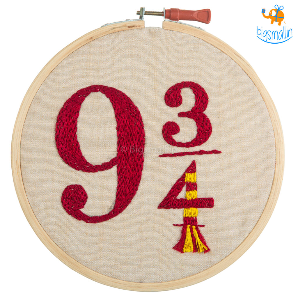 Hoop-Broideries Harry Potter 9 3/4 Embroidery Hoop Art - view 4