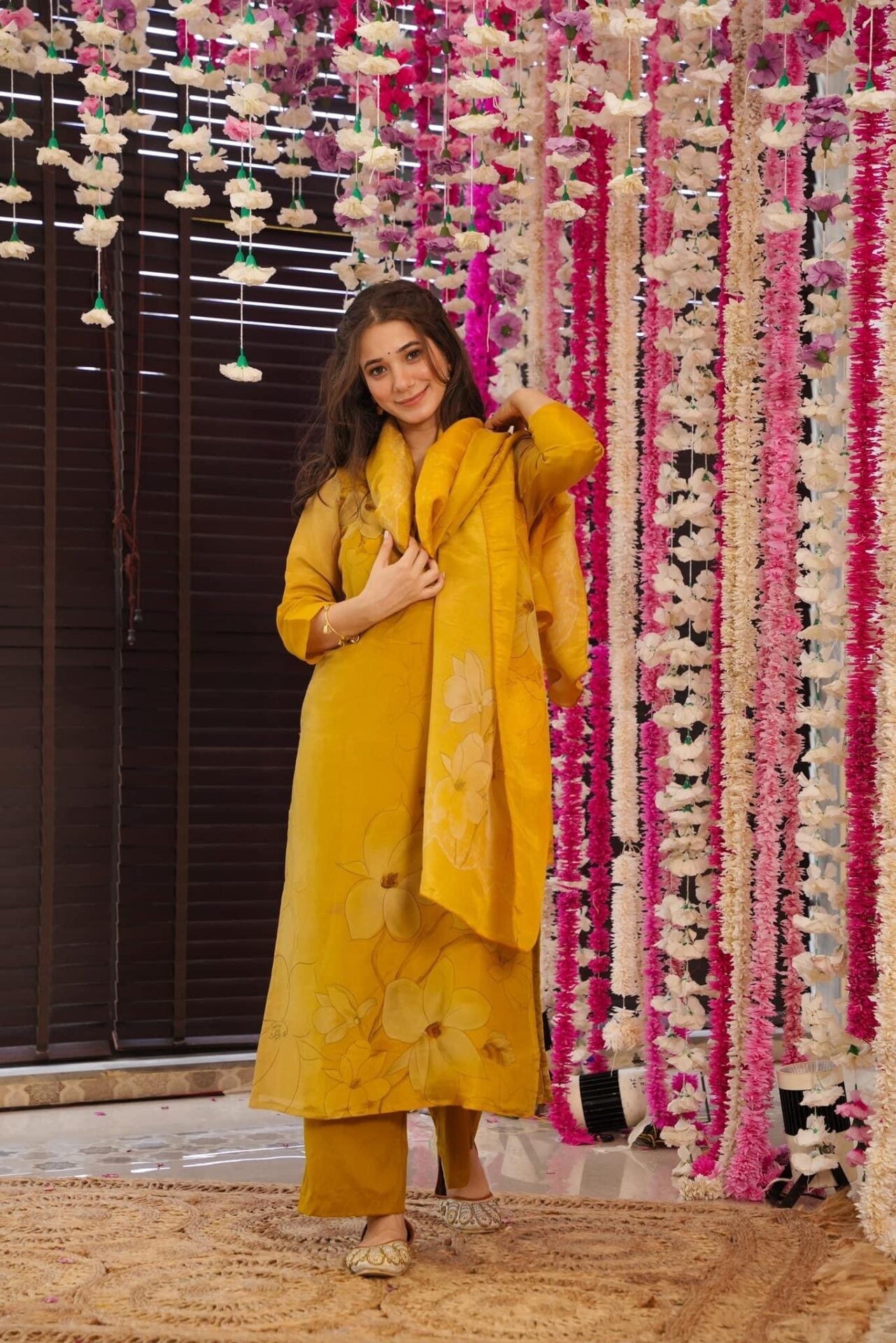 Idaho-o Meera yellow Kurta set