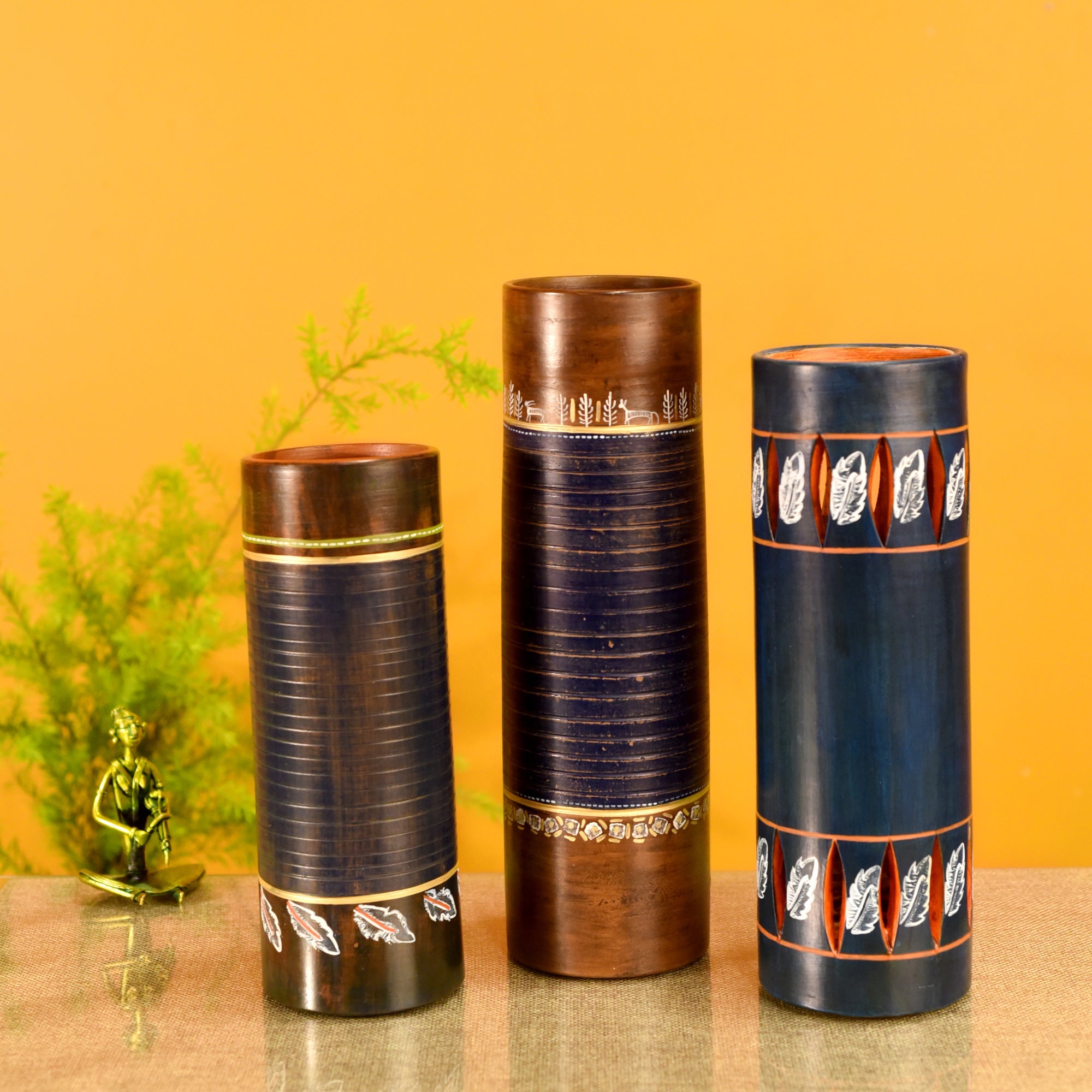ART CREATIONS BY SUMAN SONTHALIA Autumn Leaf Blue Earthen Vase in Tubular Shape (Set of 3)