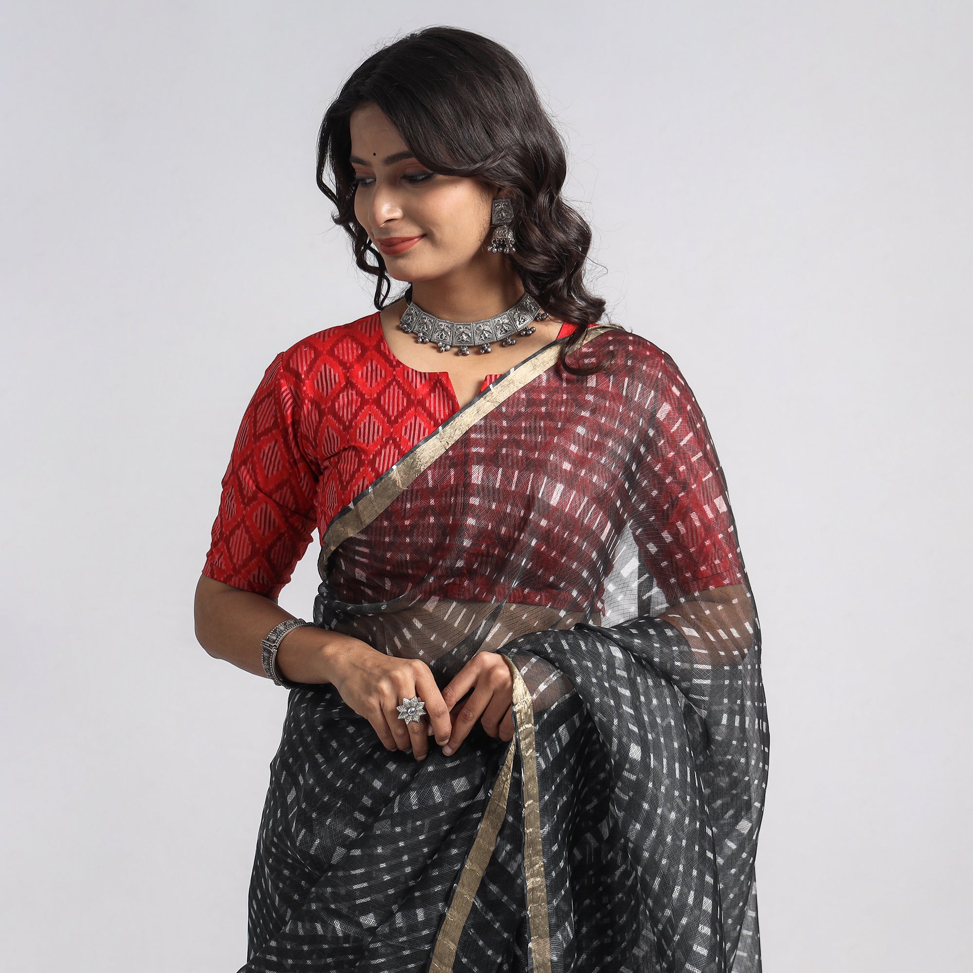 LEHARIYA BY BADSHAH MIYAN Black - Leheriya Tie-Dye Mothra Kota Doria Silk Saree - view 4