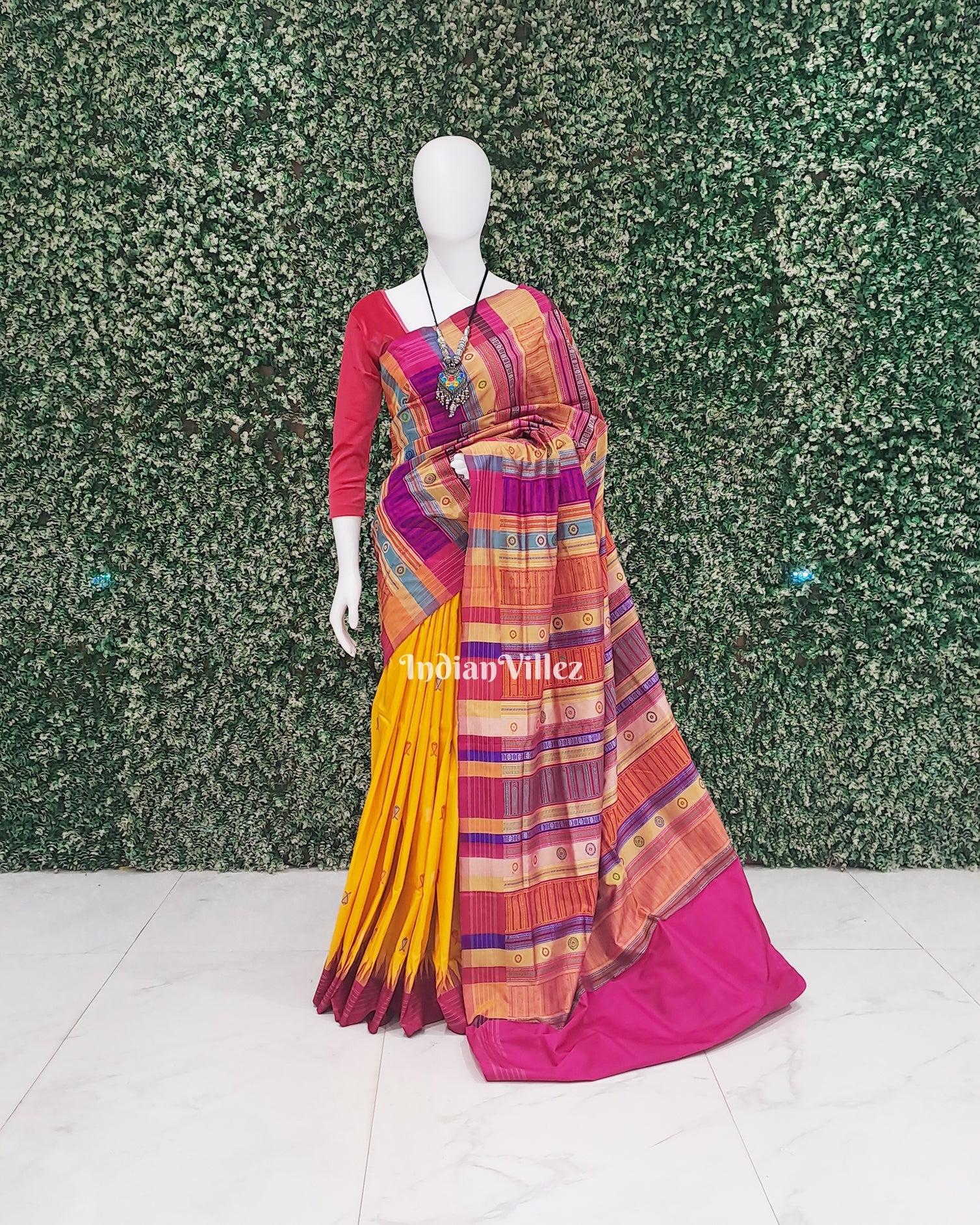 IndianVillèz Yellow Fish Motif Berhampuri Silk Patta Saree with Double Pallu