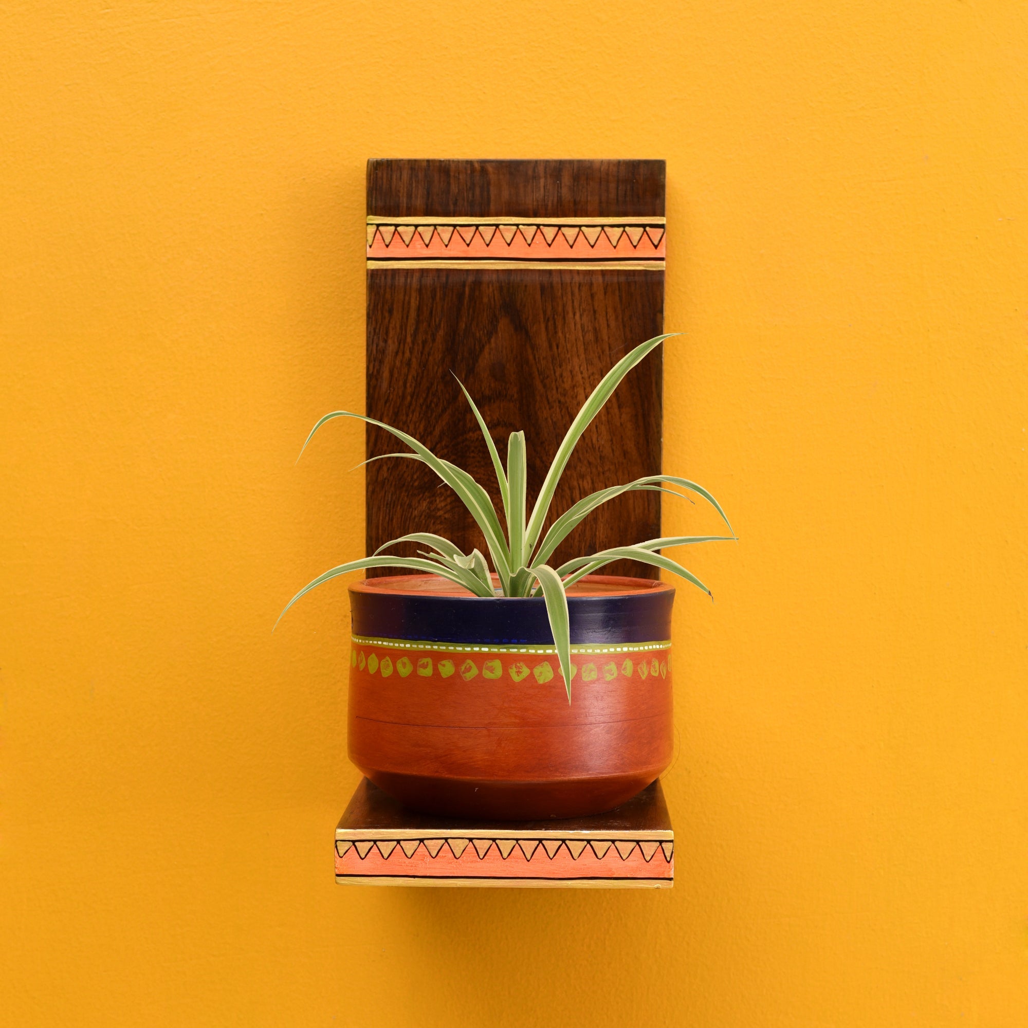 ART CREATIONS BY SUMAN SONTHALIA Asmi Earthen Planter with Wall Decor Shelf (5x7x11)
