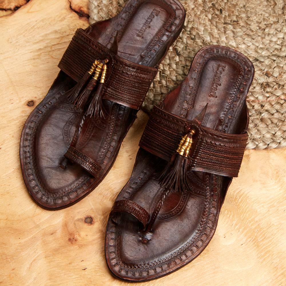 KORAKARI Brown Handstitched Leather Kolhapuri Women Slipper