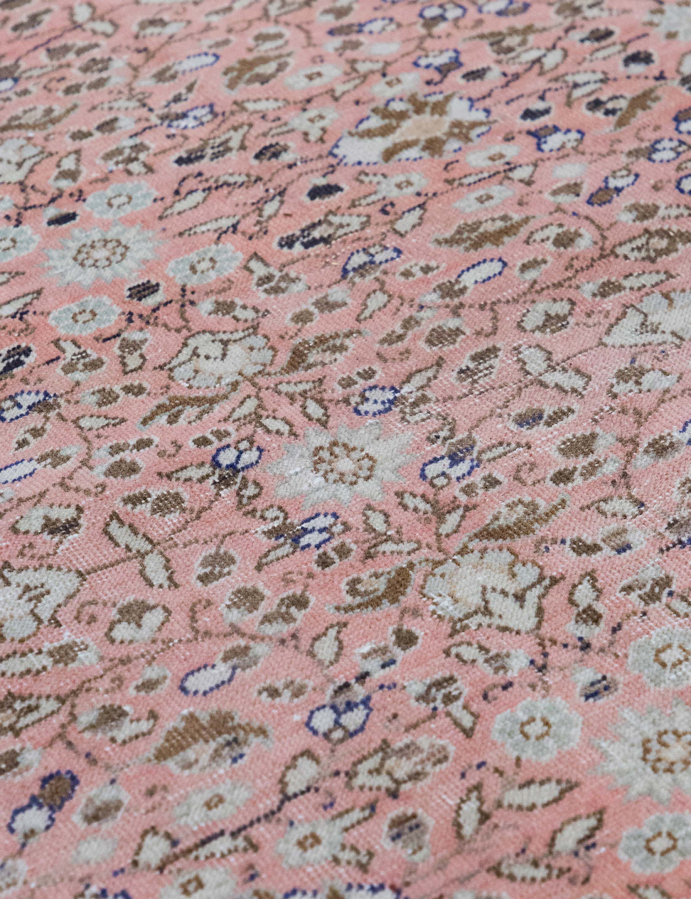 Lulu and Georgia Vintage Turkish Hand-Knotted Wool Rug No. 591, 4'8" x 6'10" - view 2