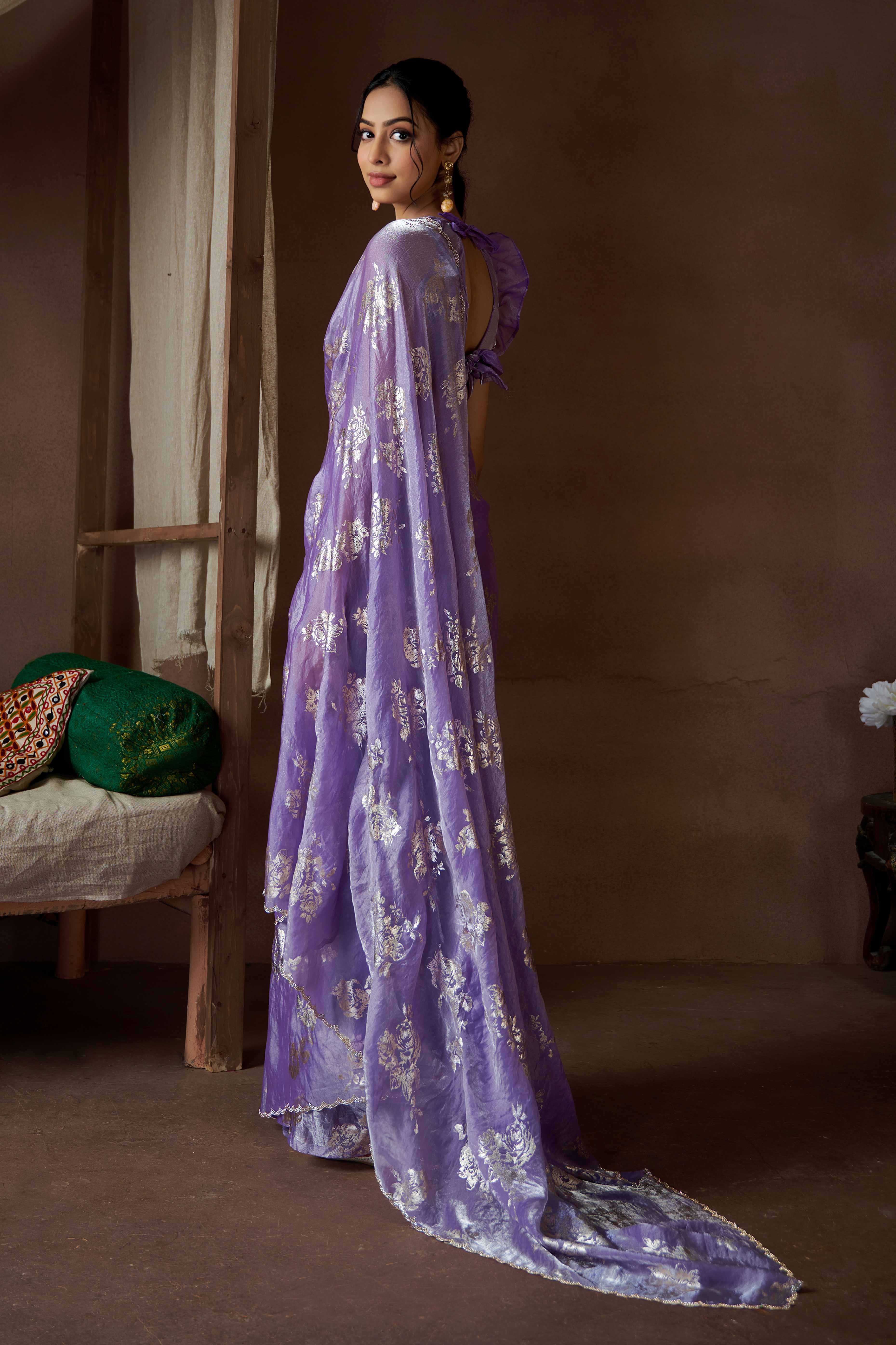 Peachmode Lavender Floral Foil Printed Satin Silk Saree With Zarkan Border - view 6