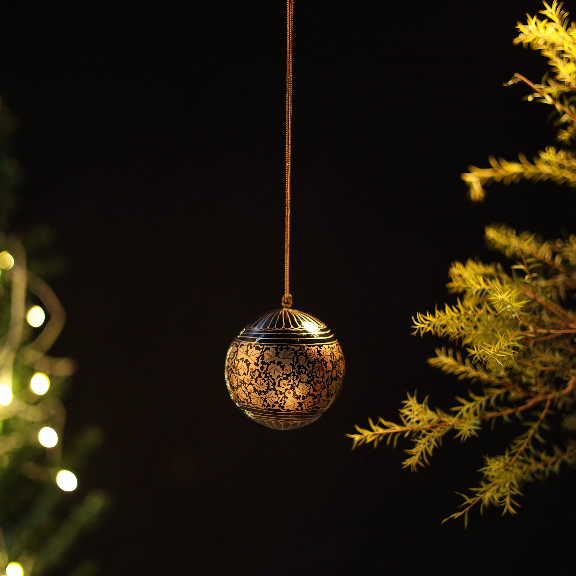 CRAFTVERA Ball - Kashmir Handpainted Christmas Ornament 13 - view 2