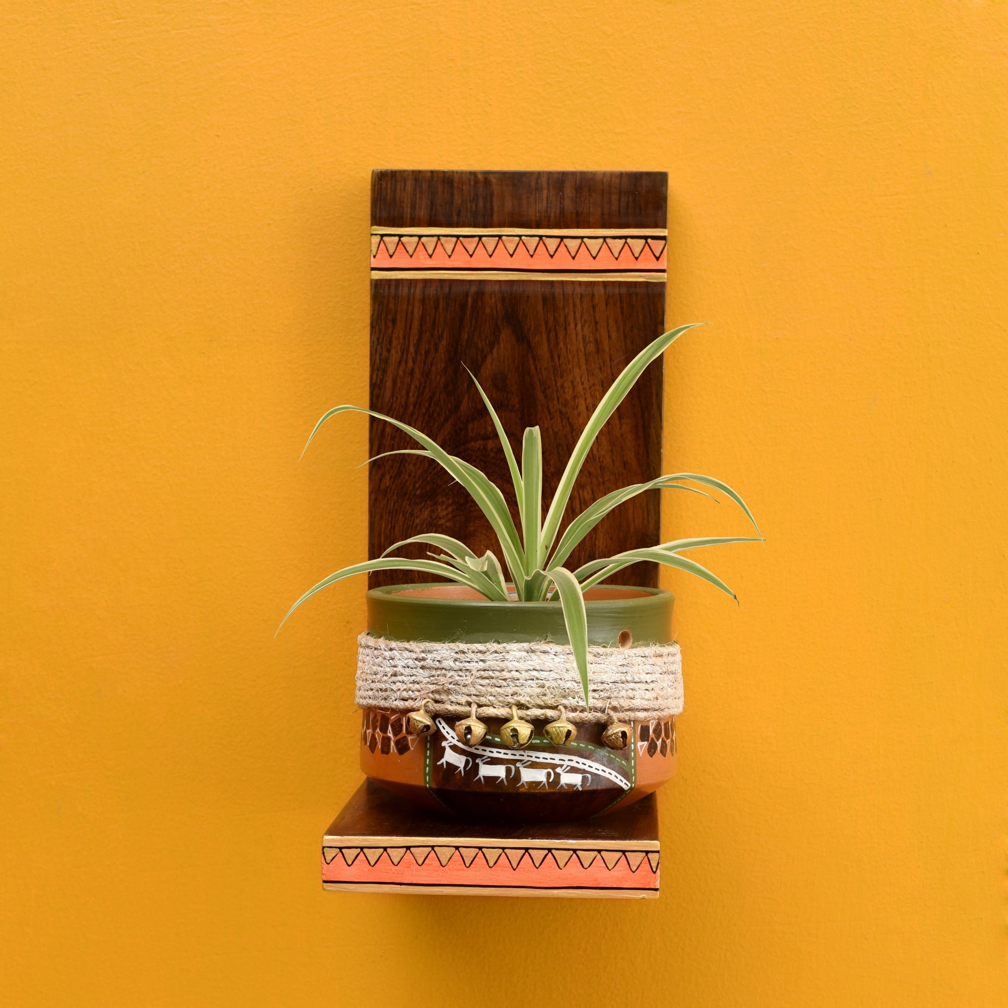 ART CREATIONS BY SUMAN SONTHALIA Asmi Earthen Planter with Wall Decor Shelf (5x7x11)
